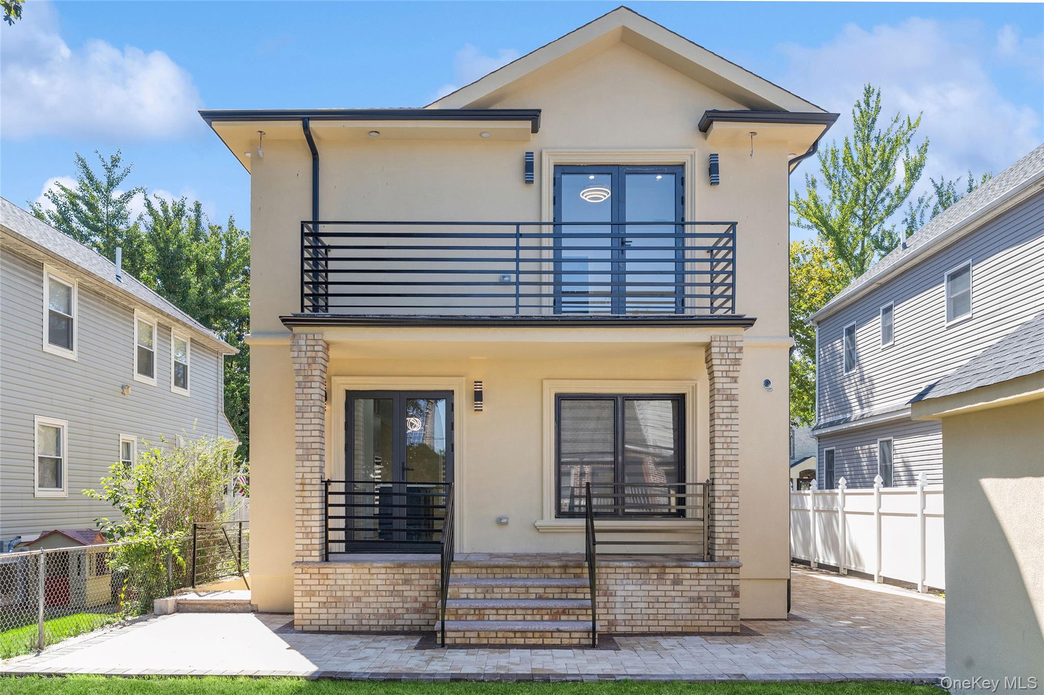 81-25 265th Street, Glen Oaks, NY 11004