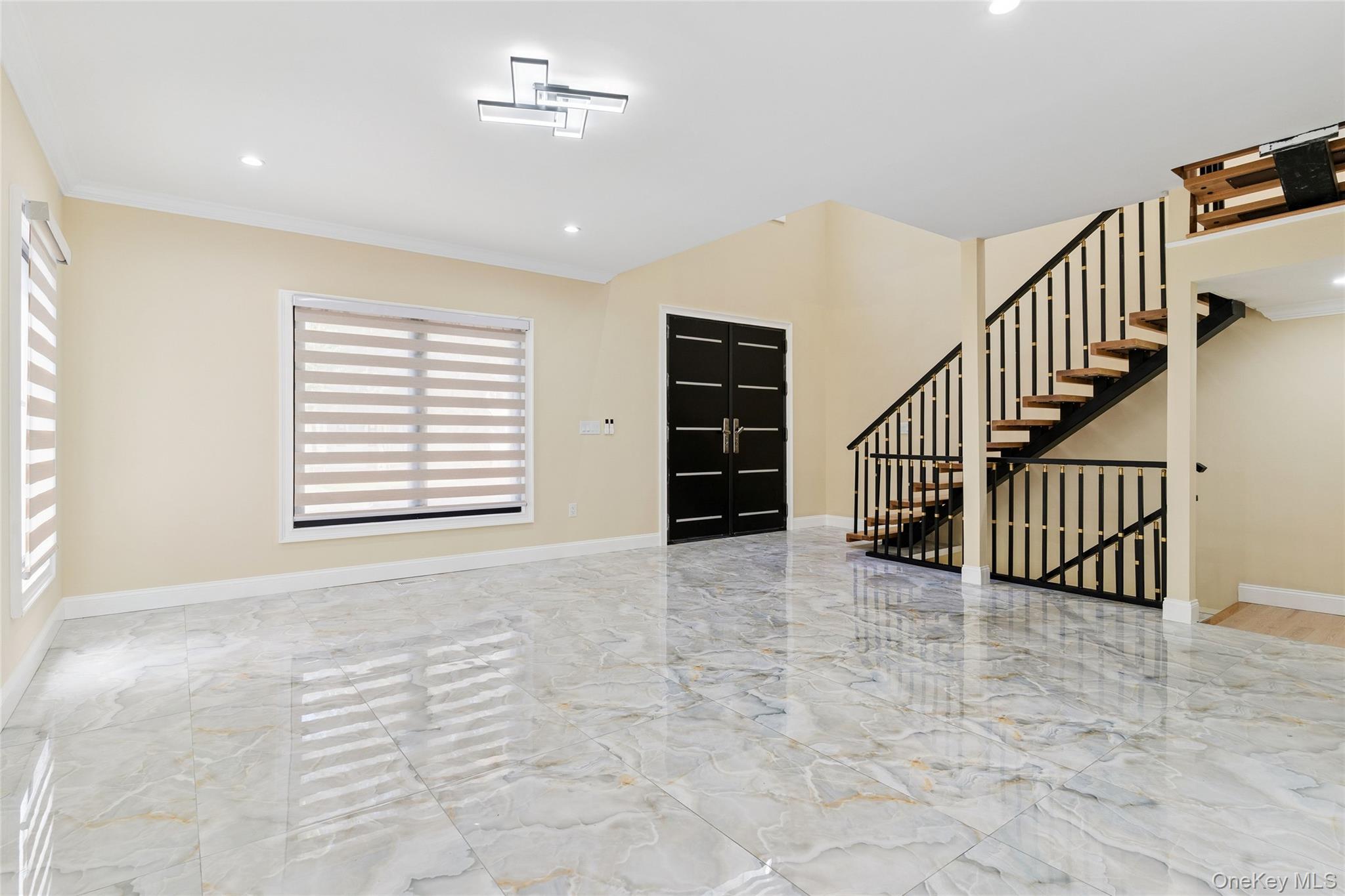 81-25 265th Street, Glen Oaks, NY 11004