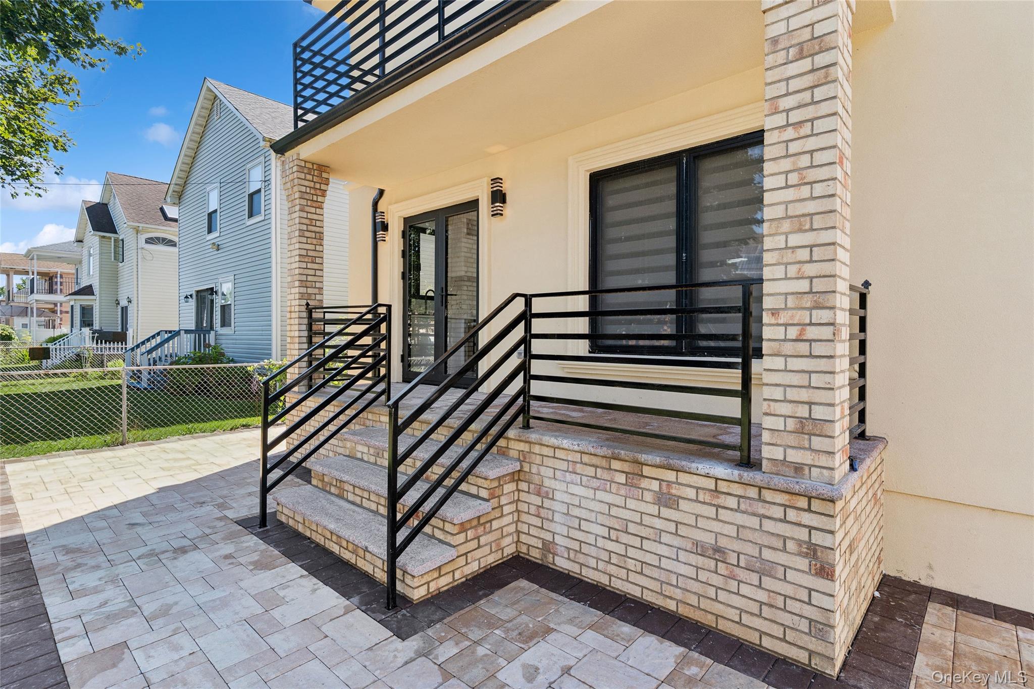 81-25 265th Street, Glen Oaks, NY 11004