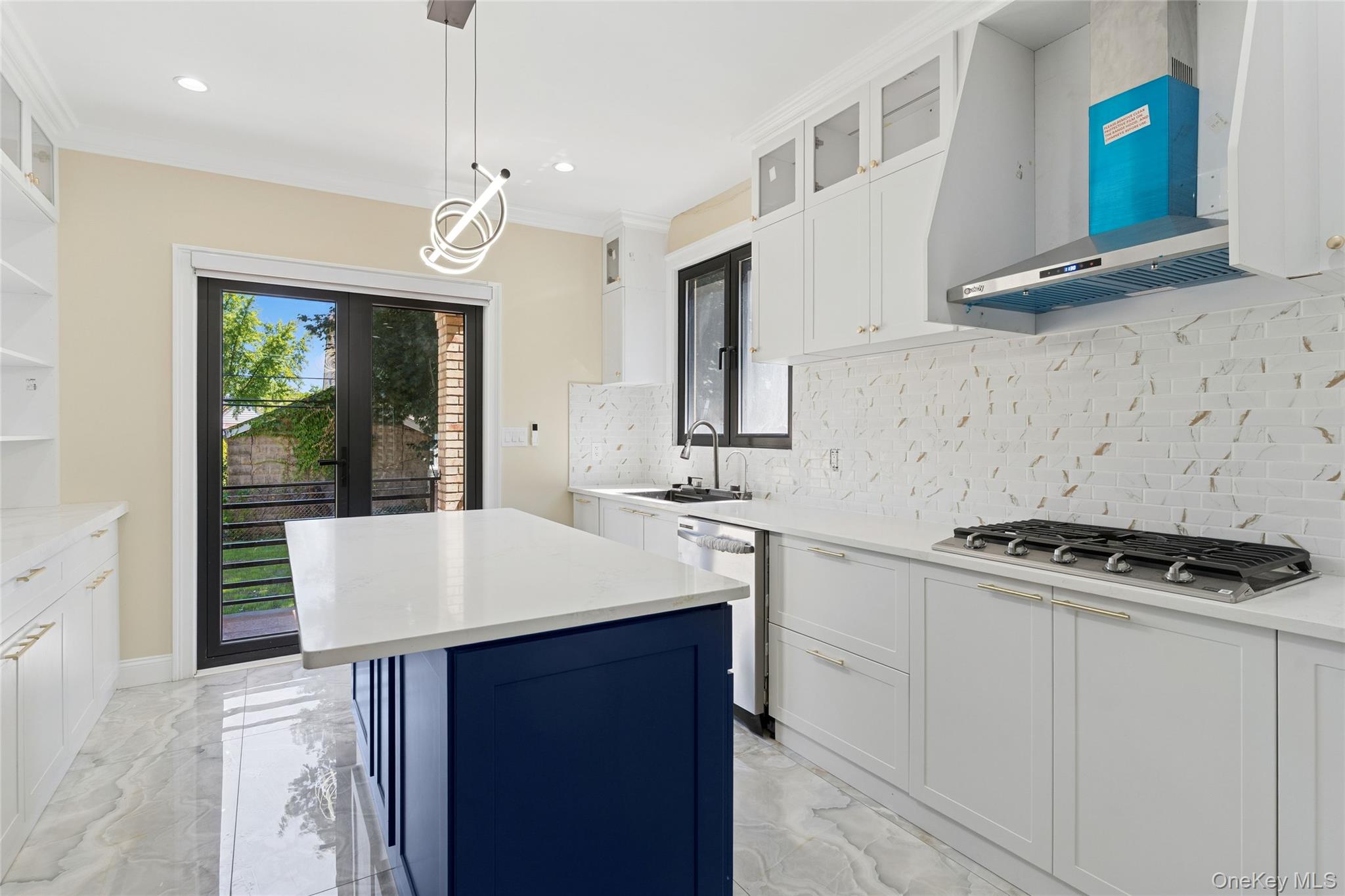 81-25 265th Street, Glen Oaks, NY 11004