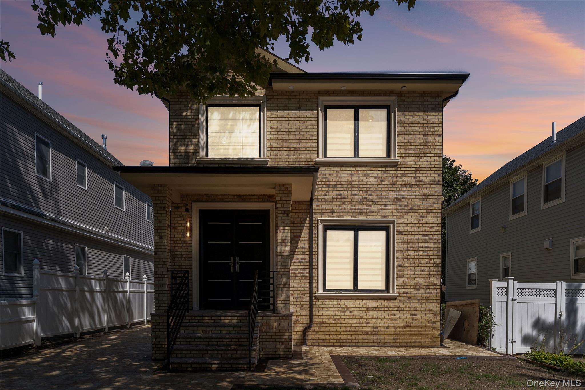 81-25 265th Street, Glen Oaks, NY 11004