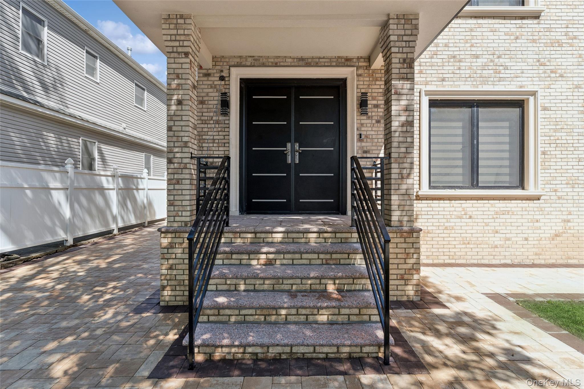 81-25 265th Street, Glen Oaks, NY 11004