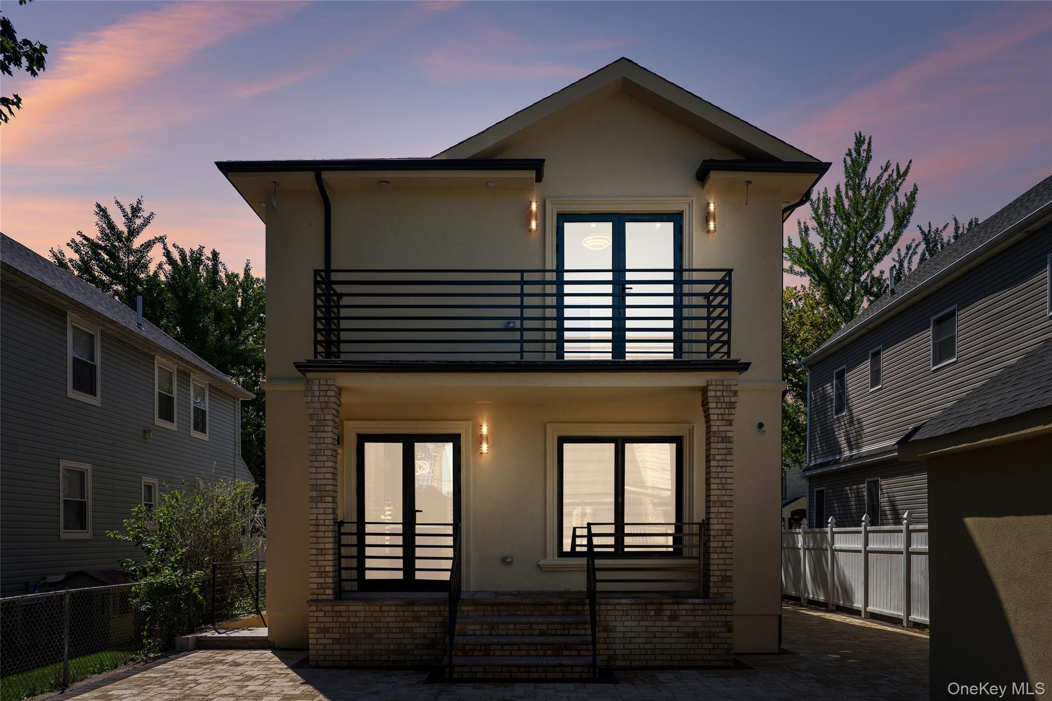 81-25 265th Street, Glen Oaks, NY 11004