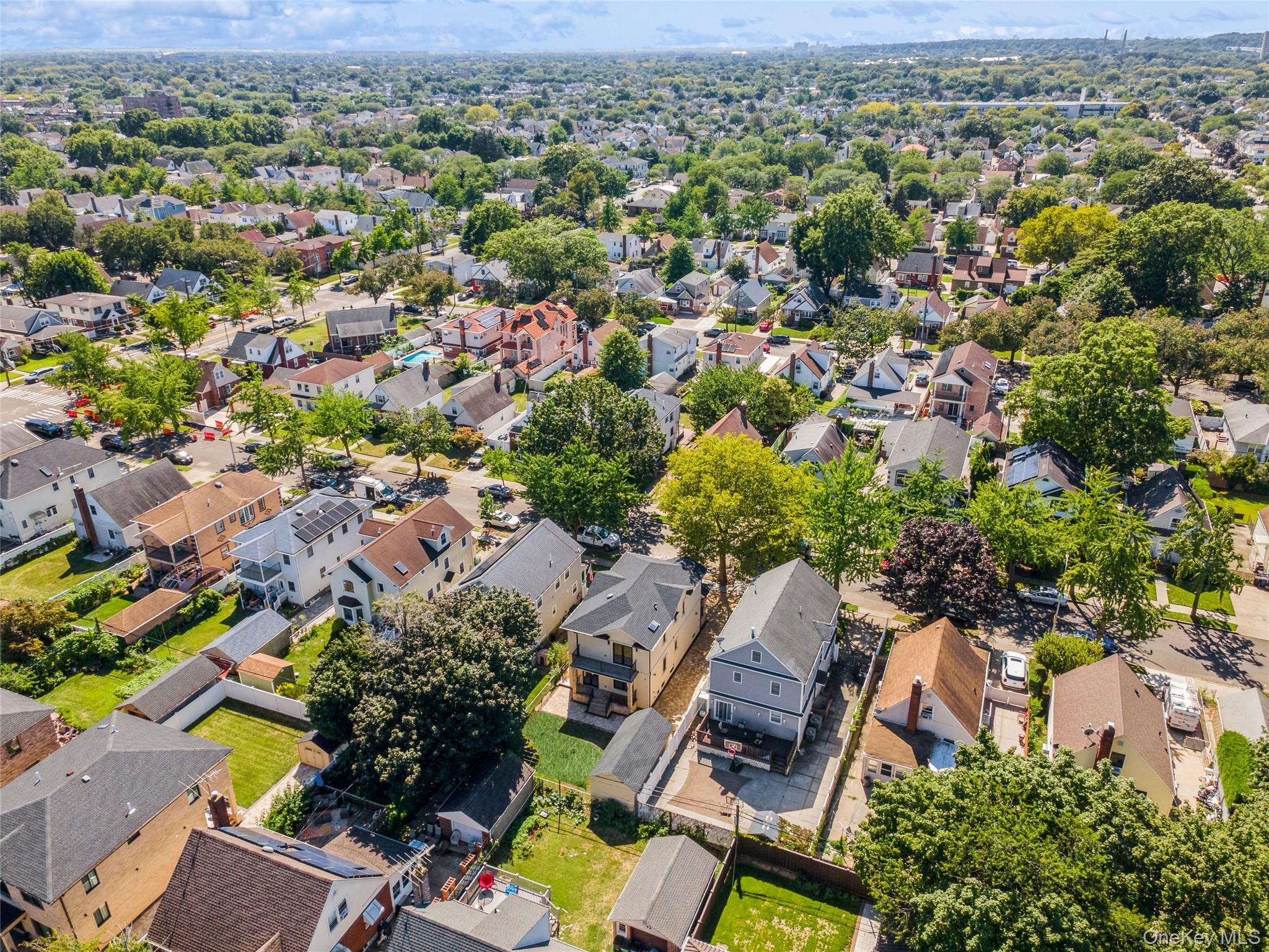 81-25 265th Street, Glen Oaks, NY 11004