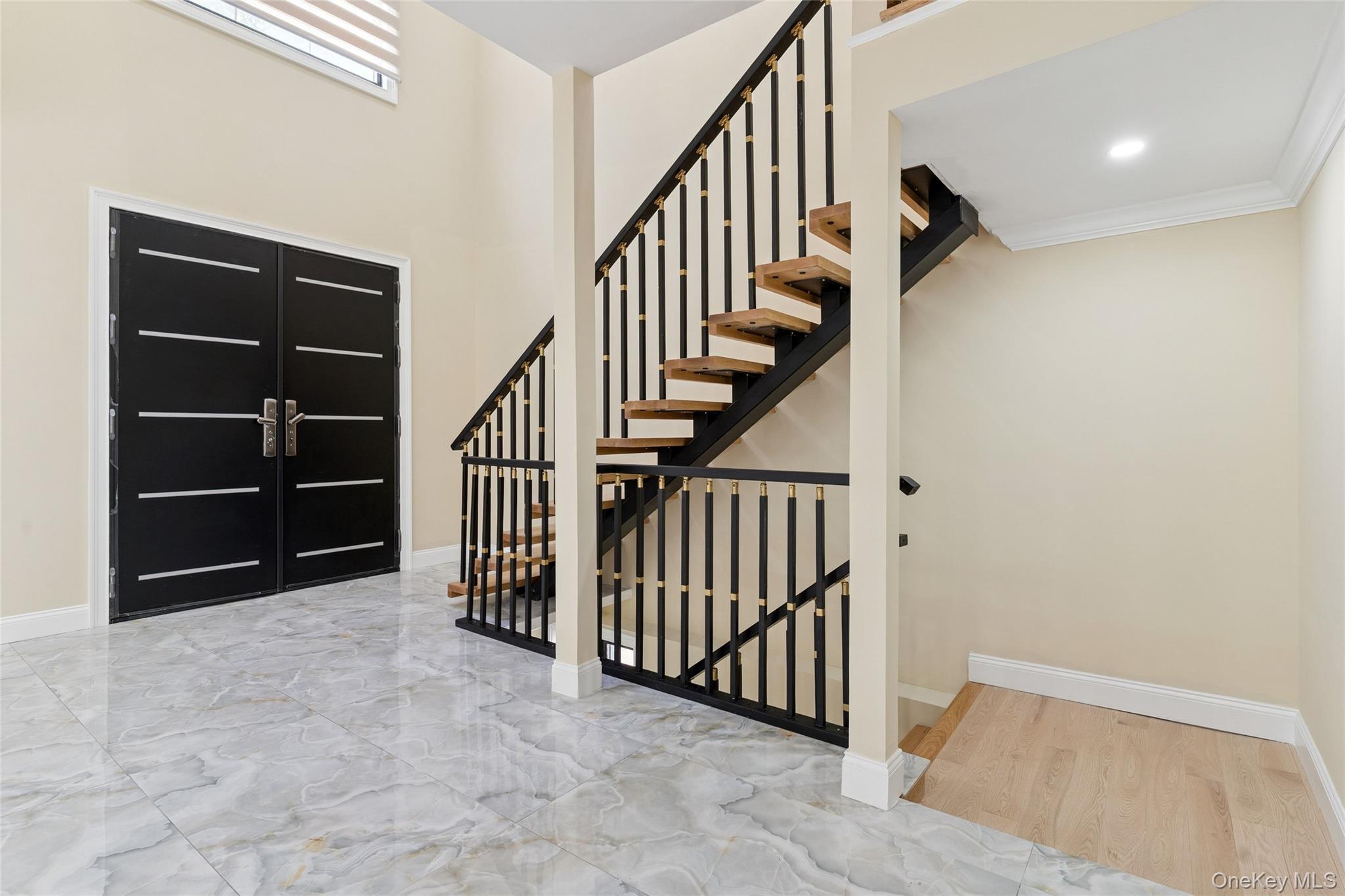 81-25 265th Street, Glen Oaks, NY 11004