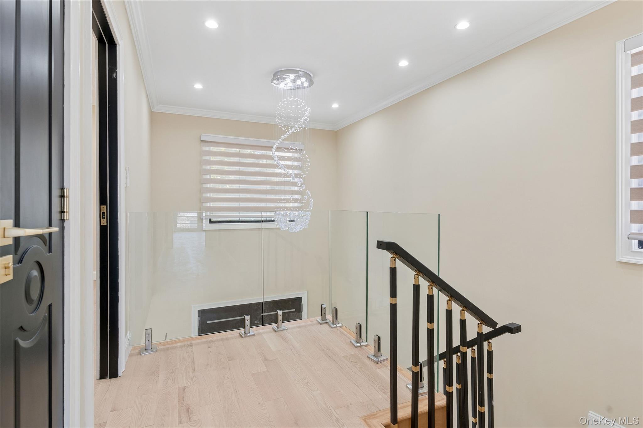 81-25 265th Street, Glen Oaks, NY 11004