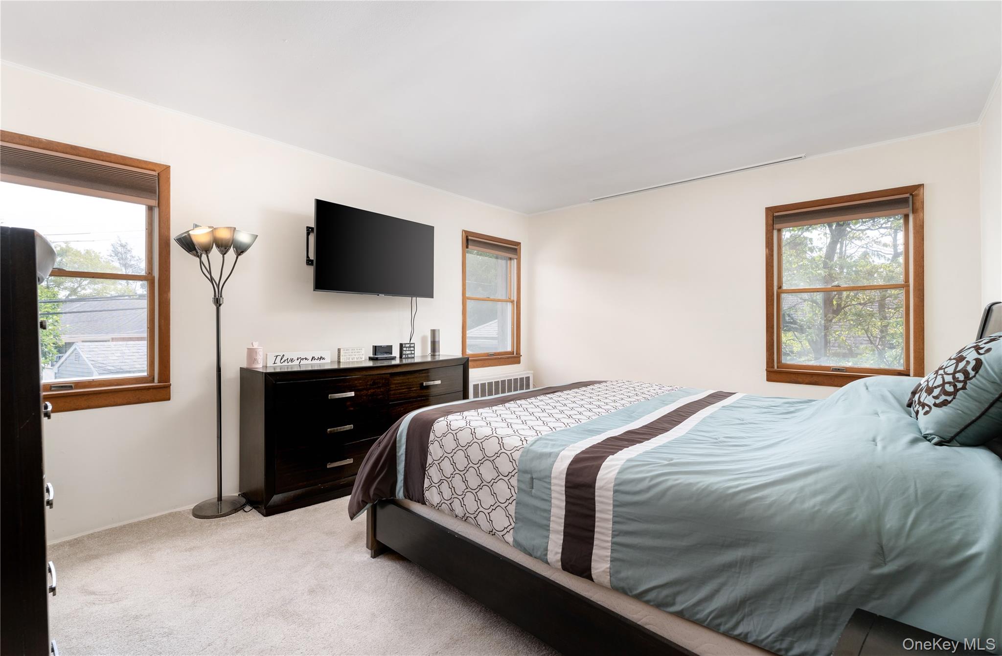 11 Eaton Road, Syosset, NY 11791