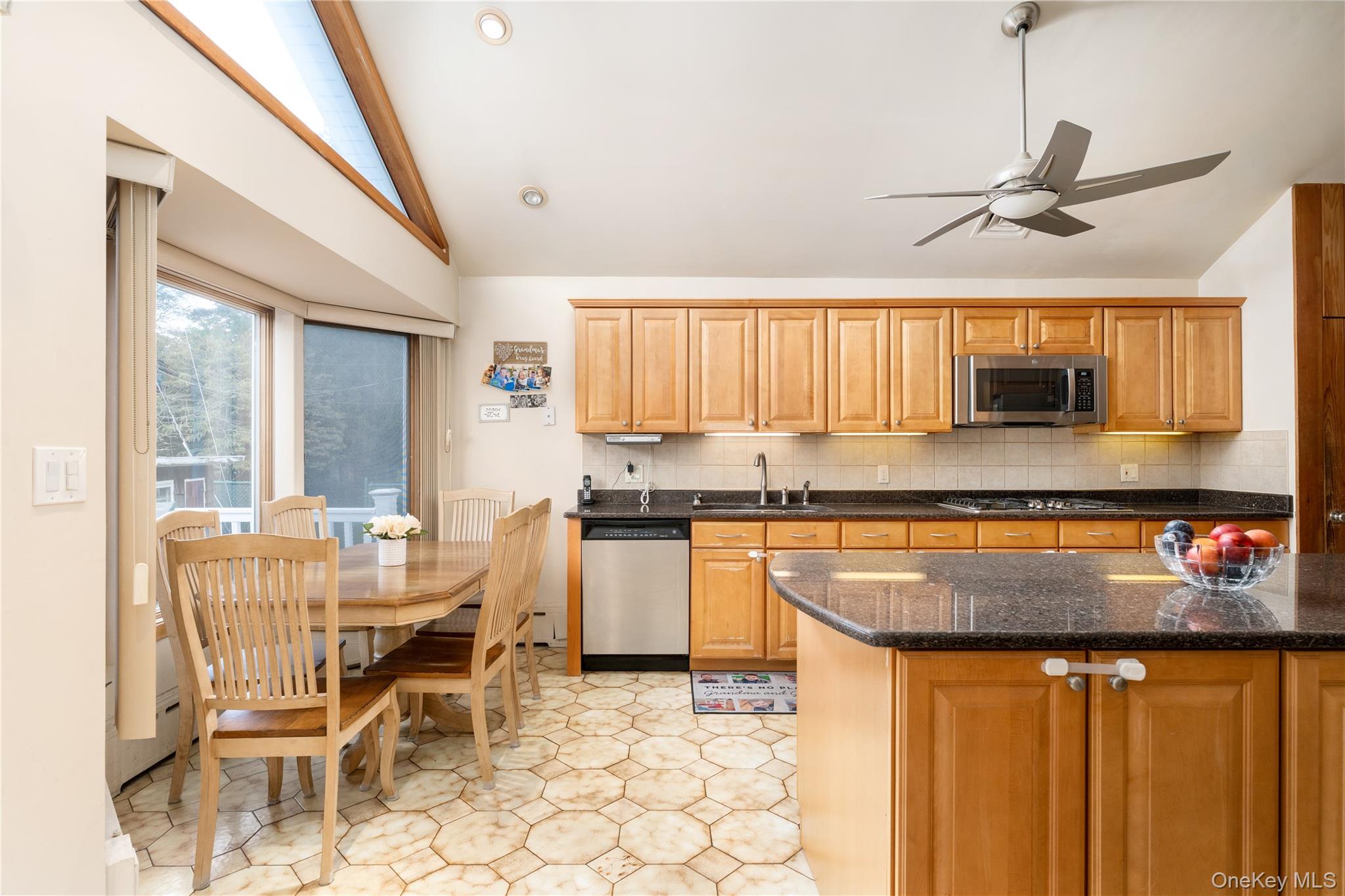 11 Eaton Road, Syosset, NY 11791