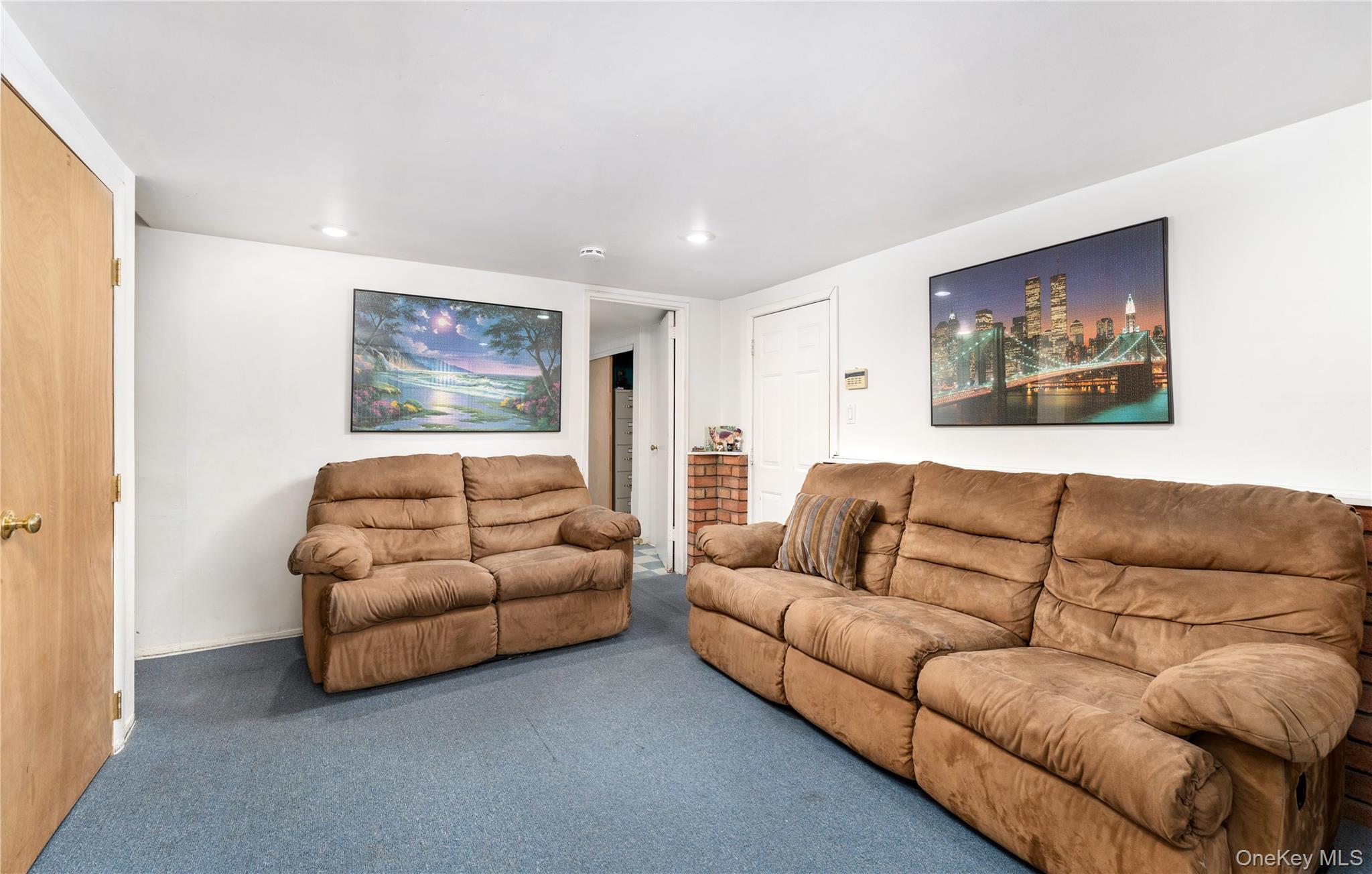 11 Eaton Road, Syosset, NY 11791