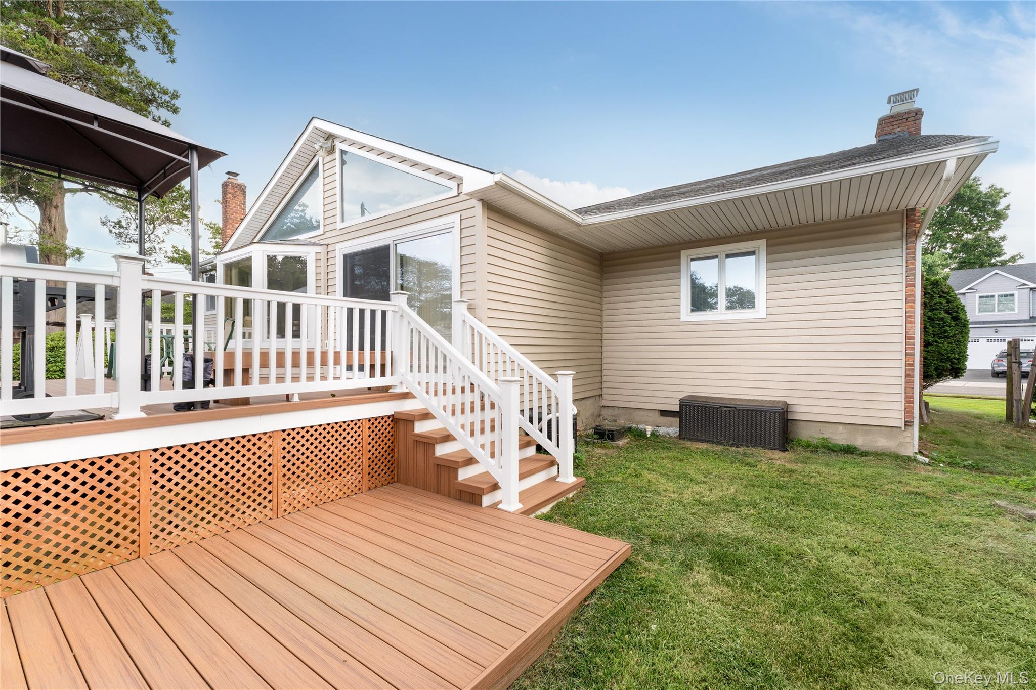 11 Eaton Road, Syosset, NY 11791