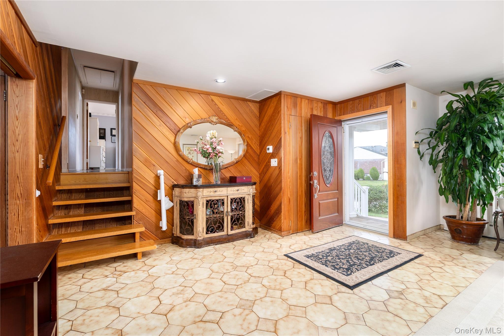 11 Eaton Road, Syosset, NY 11791