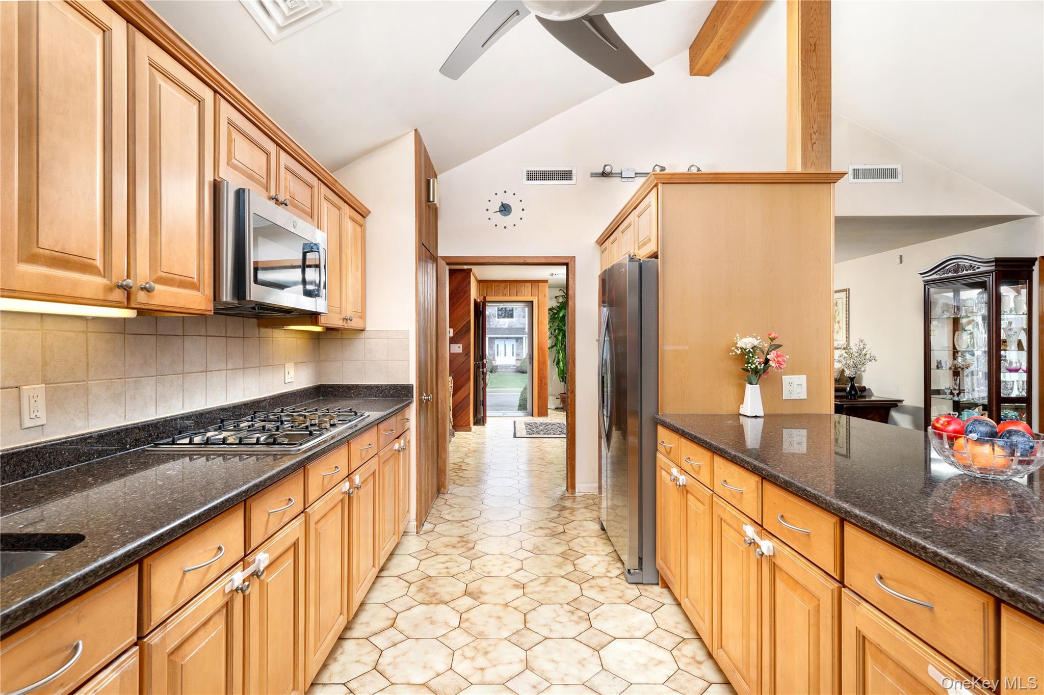 11 Eaton Road, Syosset, NY 11791