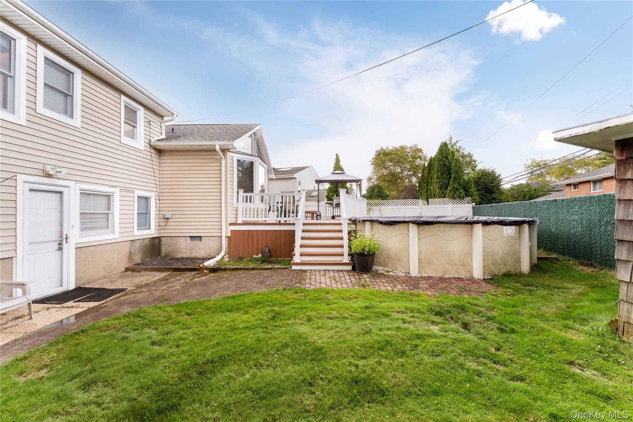 11 Eaton Road, Syosset, NY 11791