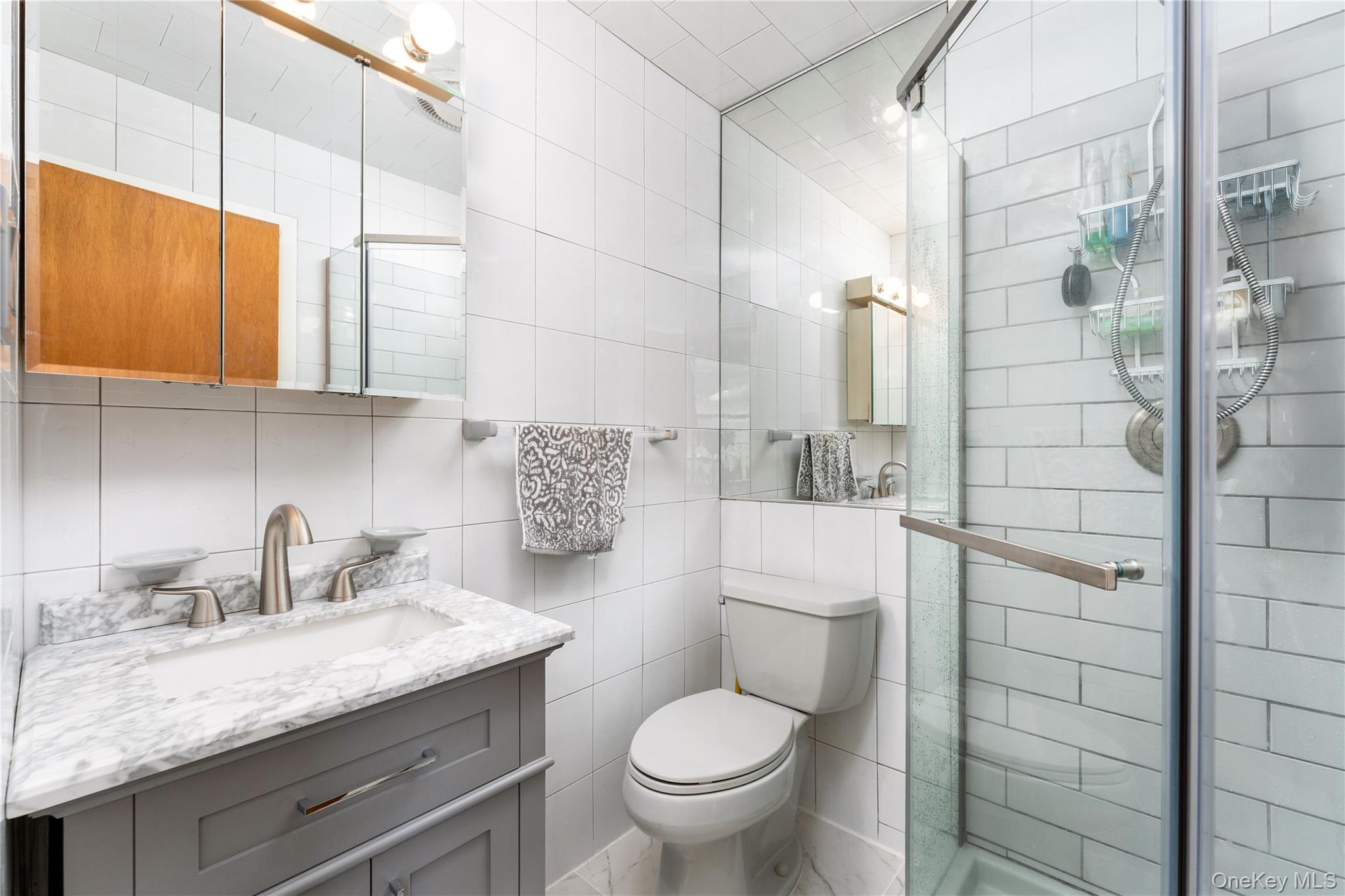 11 Eaton Road, Syosset, NY 11791