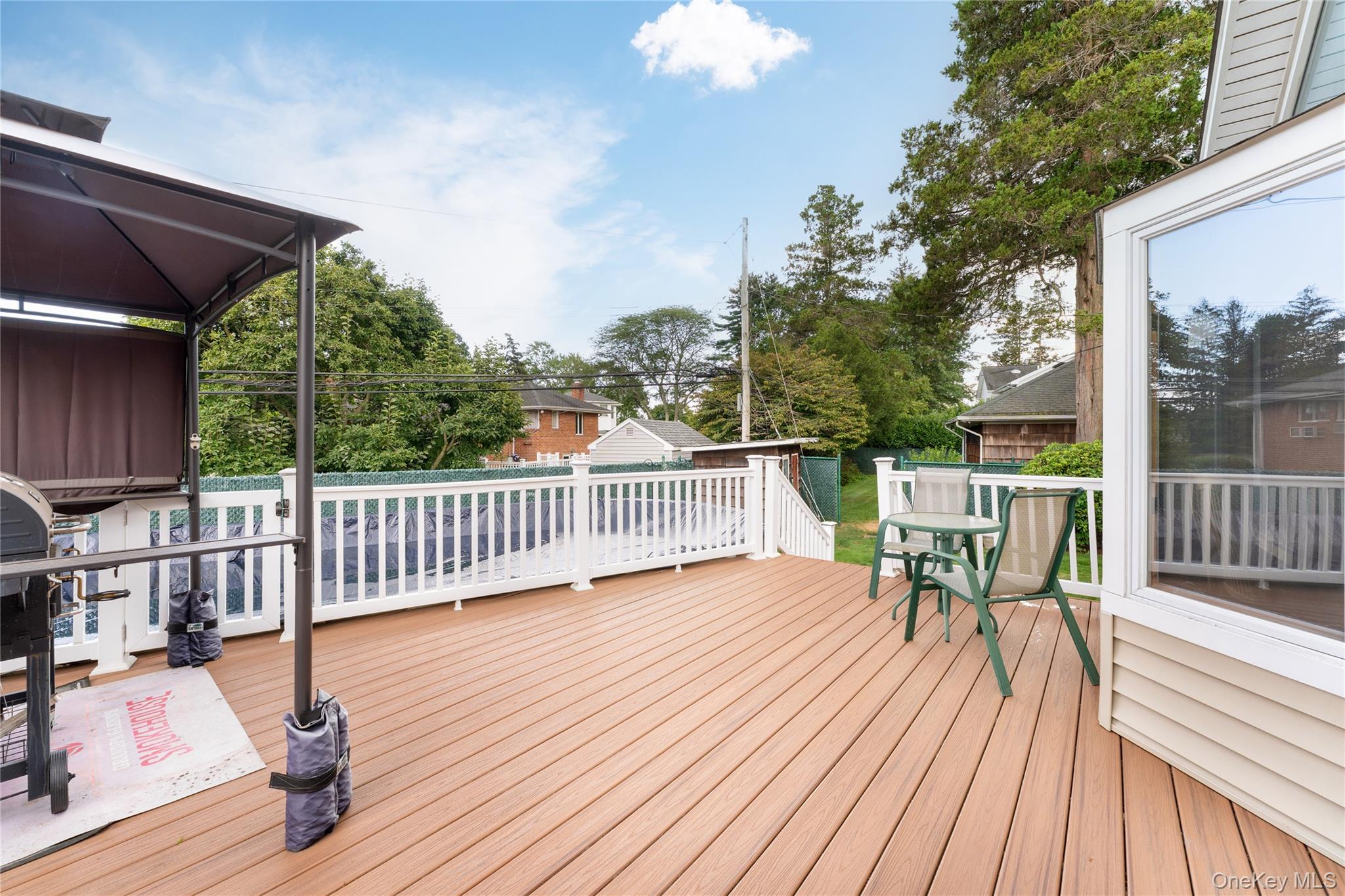 11 Eaton Road, Syosset, NY 11791