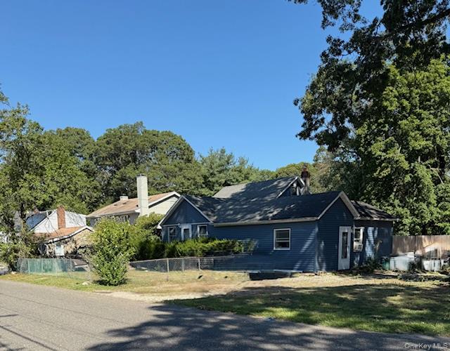 39 Teed Street, Huntington Station, NY 11746