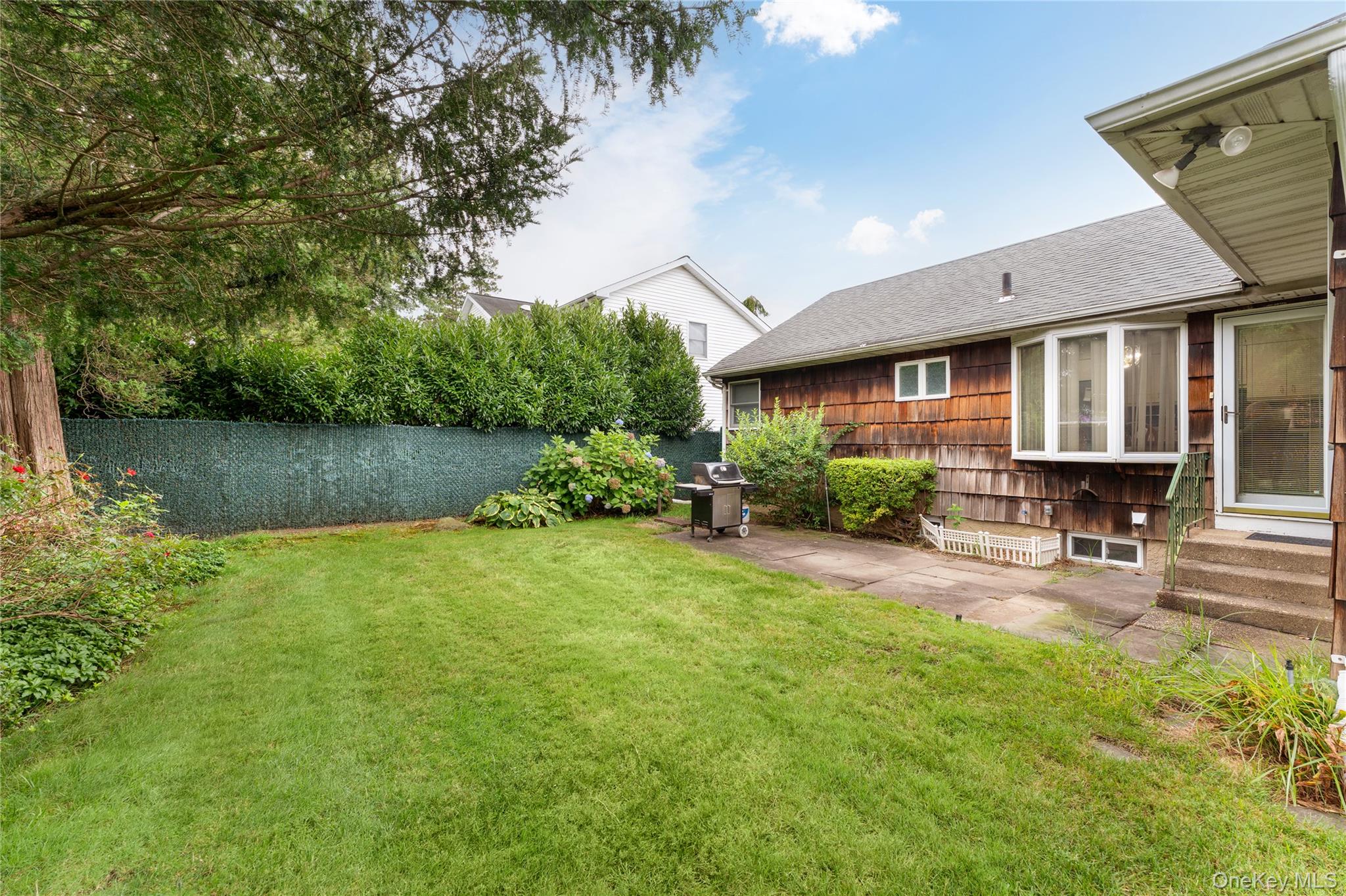 9 Eaton Road, Syosset, NY 11791