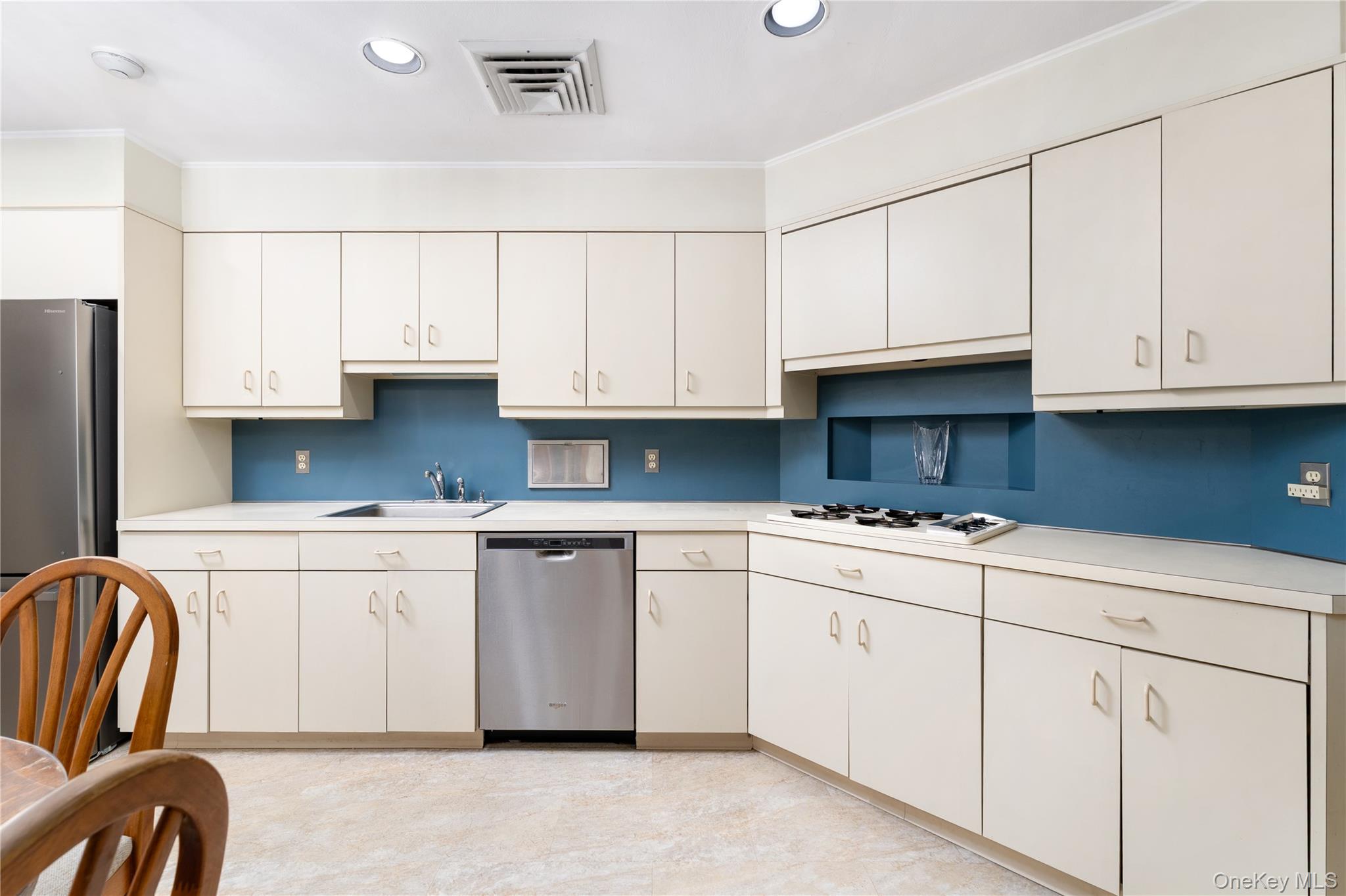 9 Eaton Road, Syosset, NY 11791