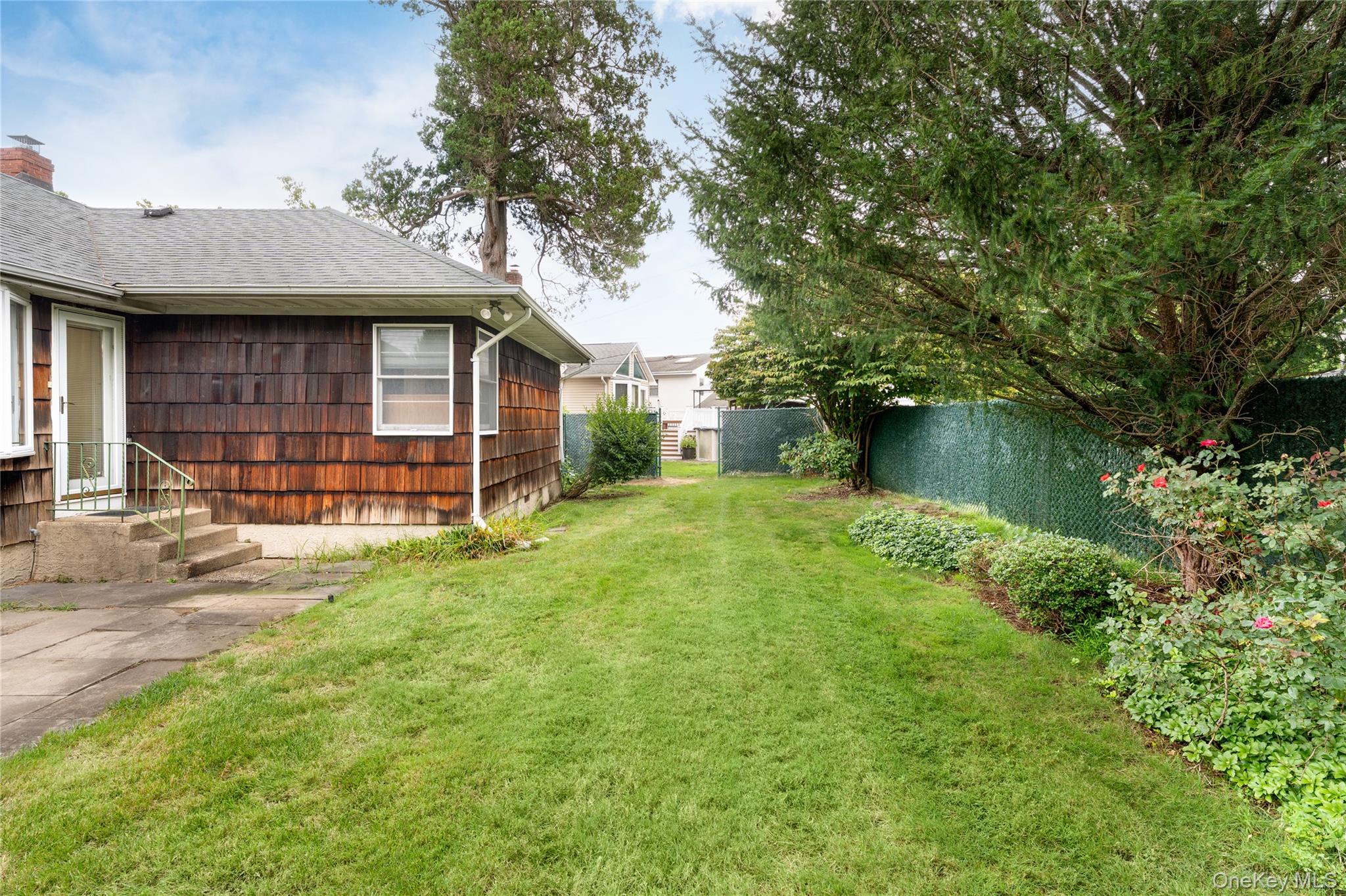 9 Eaton Road, Syosset, NY 11791