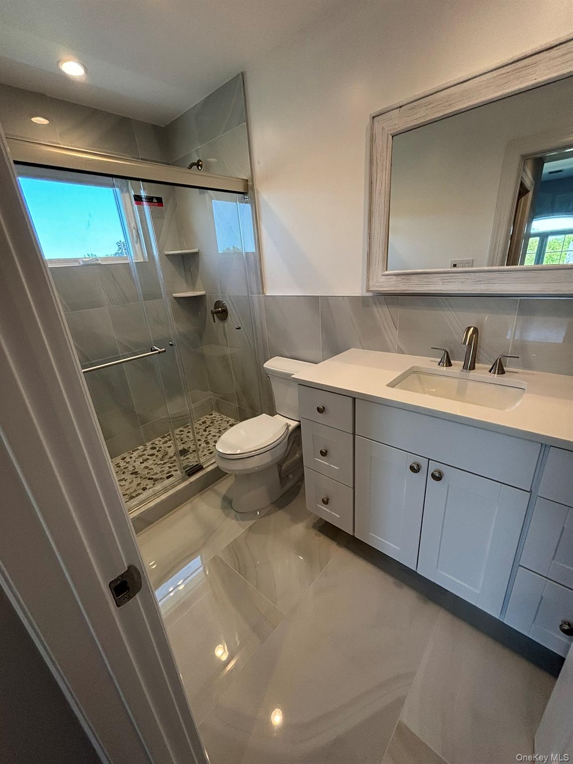 3 Garfield Place, Lindenhurst, NY 11757