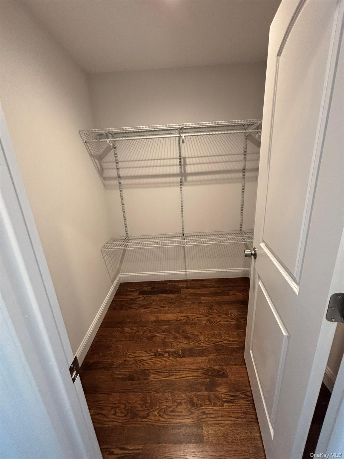 3 Garfield Place, Lindenhurst, NY 11757