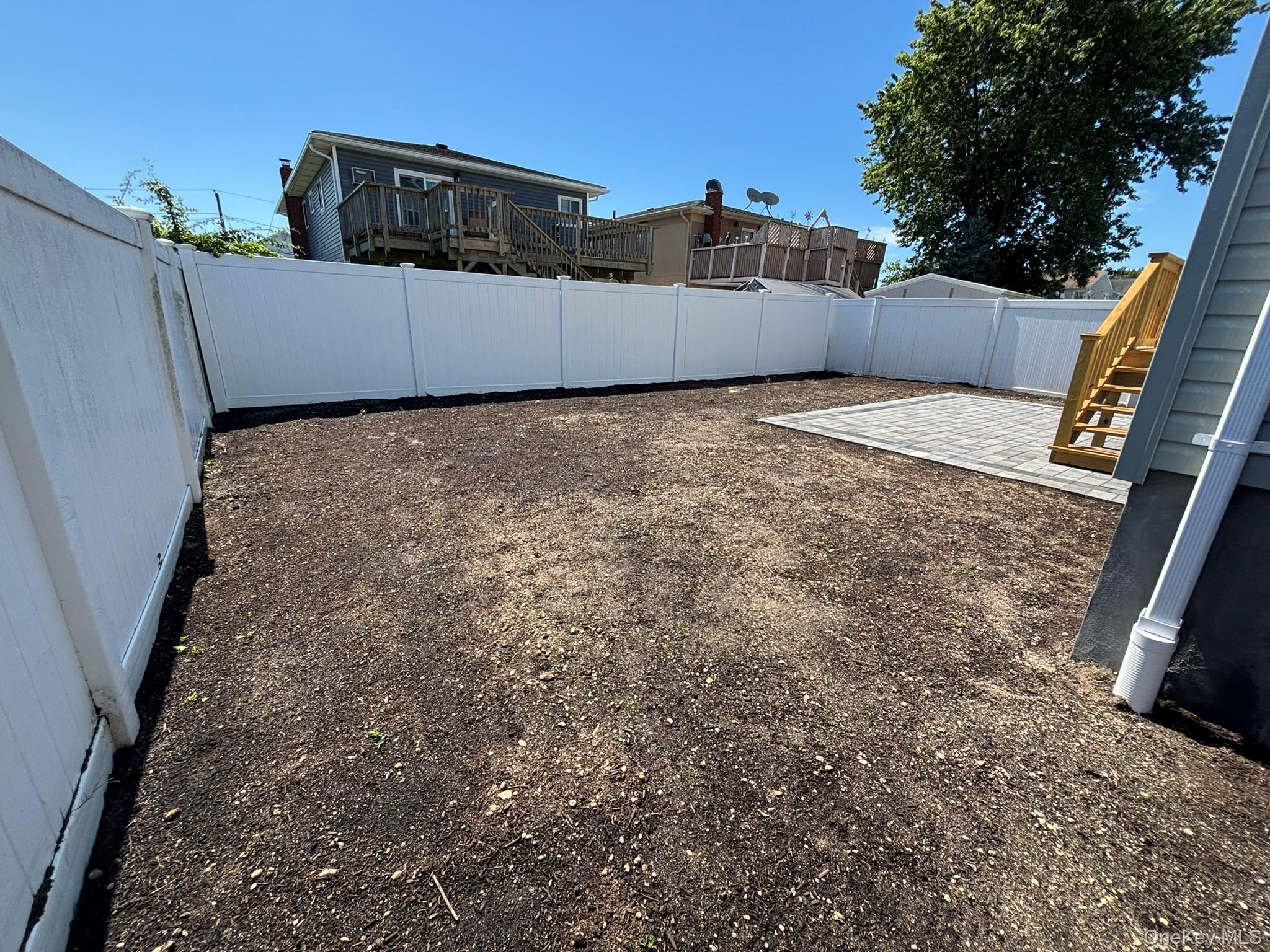 3 Garfield Place, Lindenhurst, NY 11757