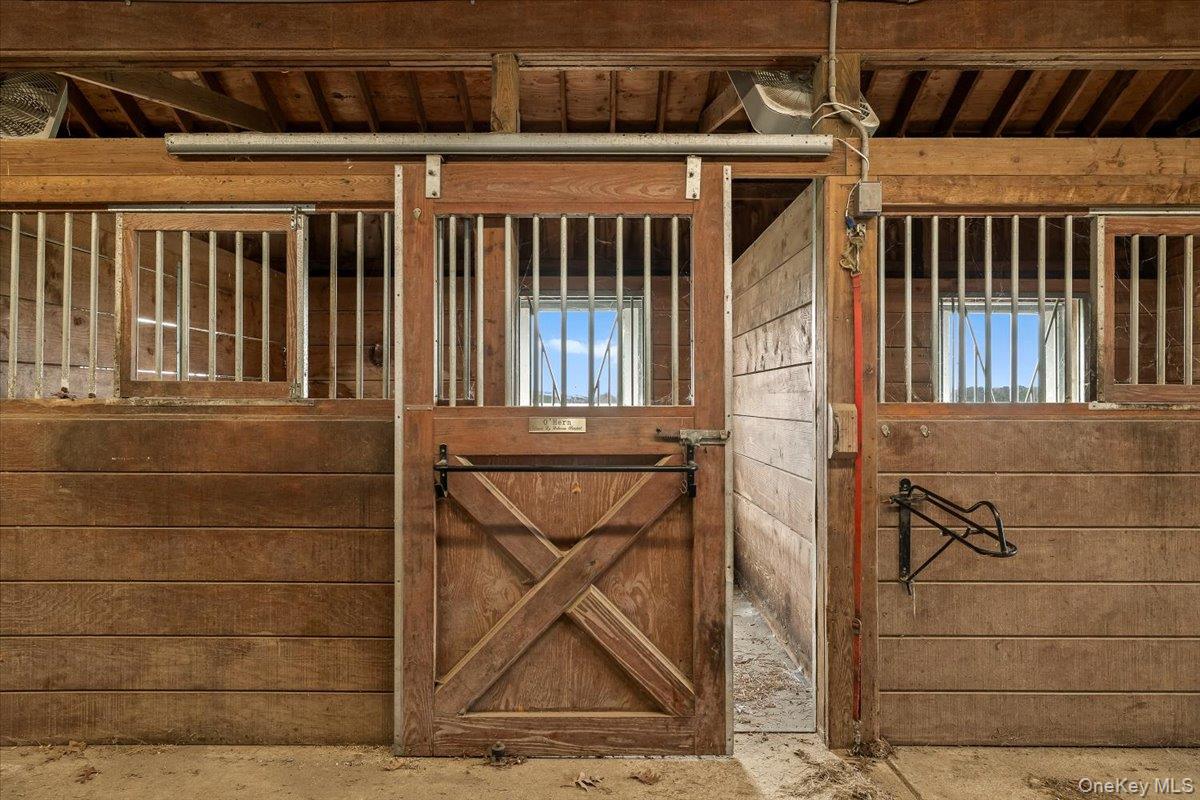 1535 Middle Road, Calverton, NY 11933