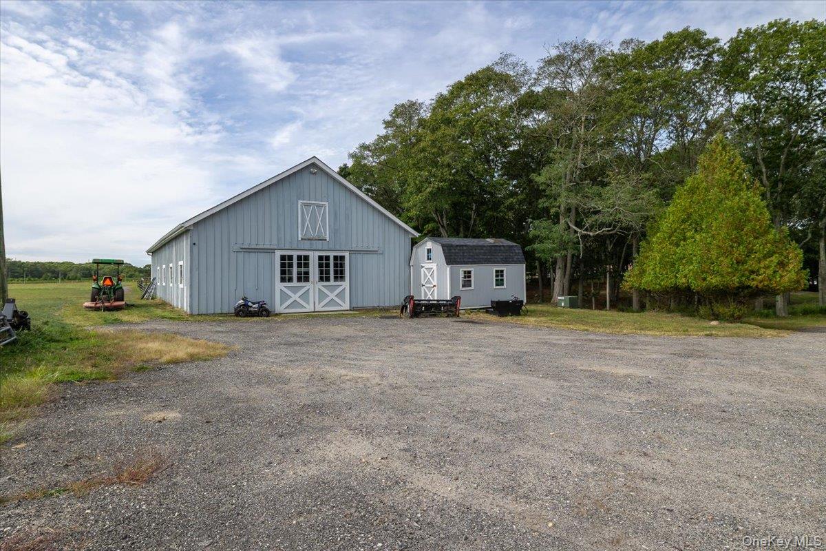 1535 Middle Road, Calverton, NY 11933