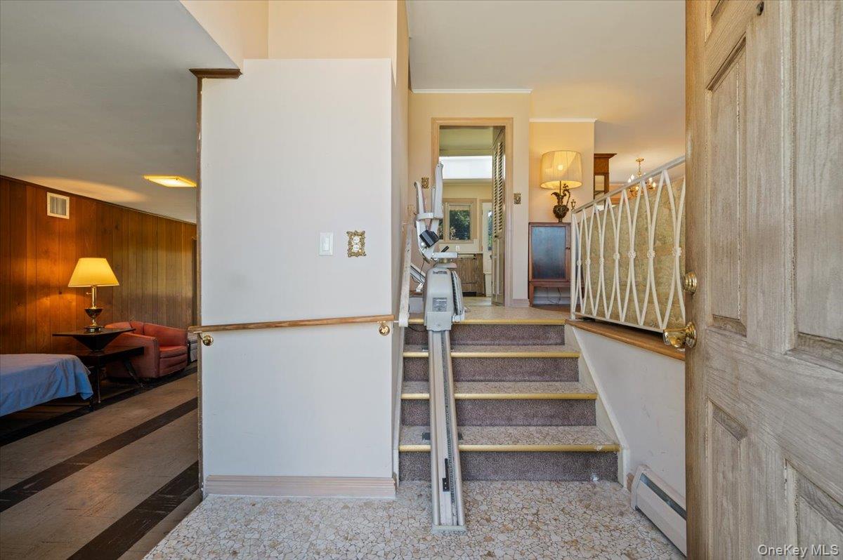 331 Woodbridge Lane, Jericho, NY 11753