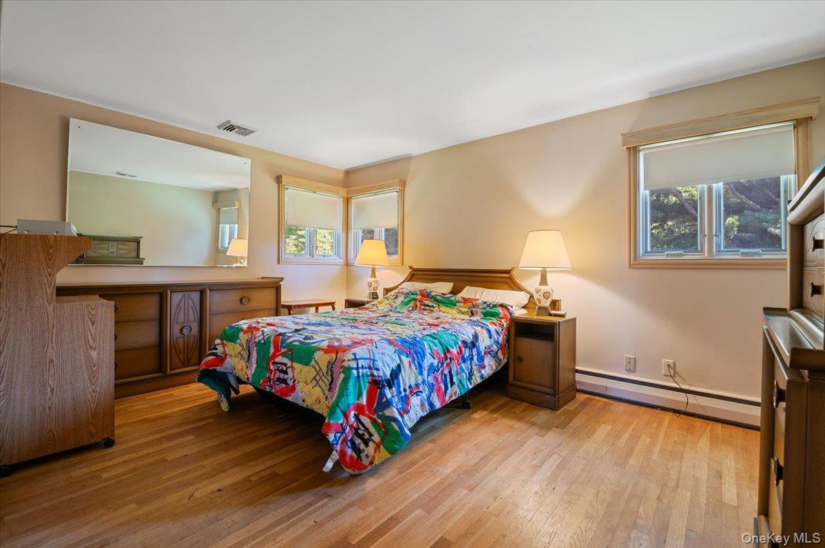 331 Woodbridge Lane, Jericho, NY 11753