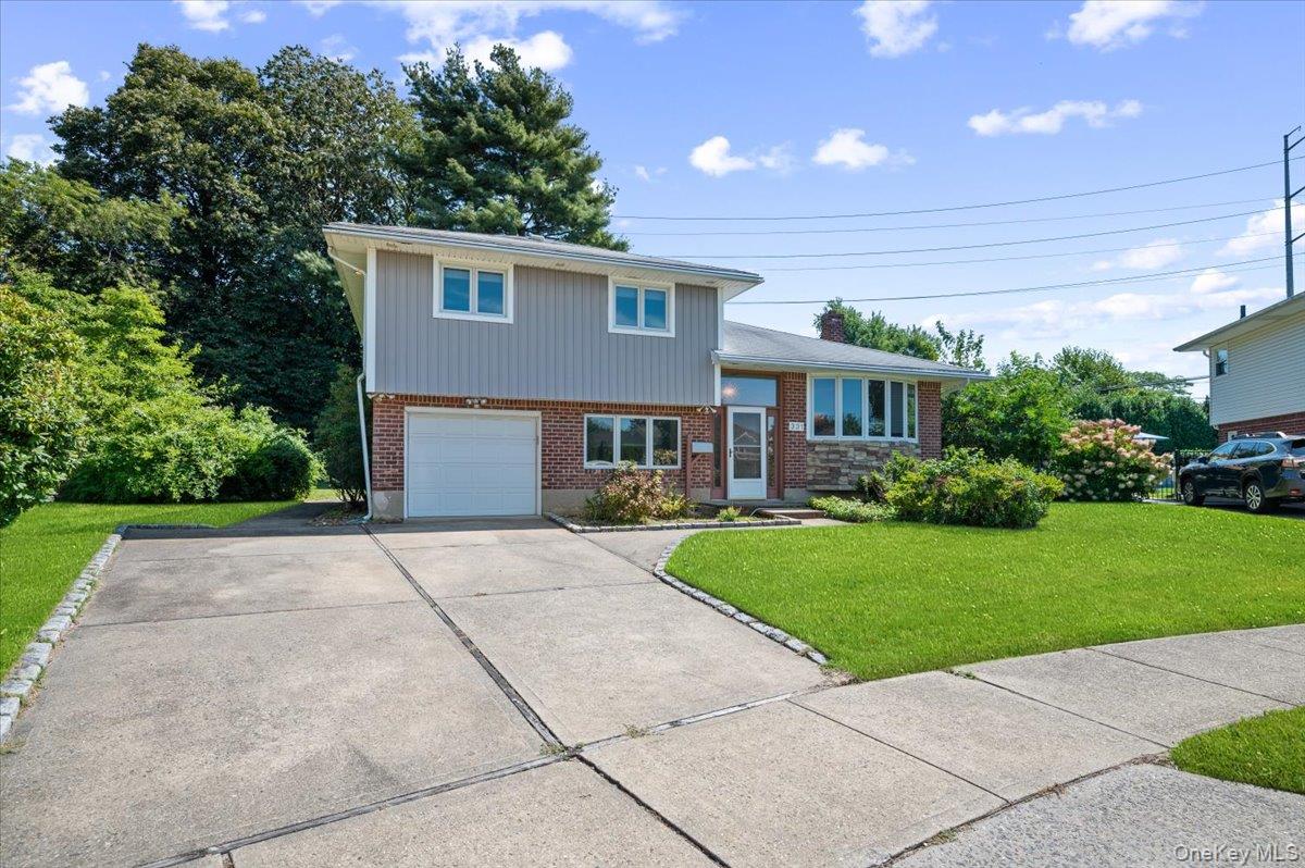 331 Woodbridge Lane, Jericho, NY 11753