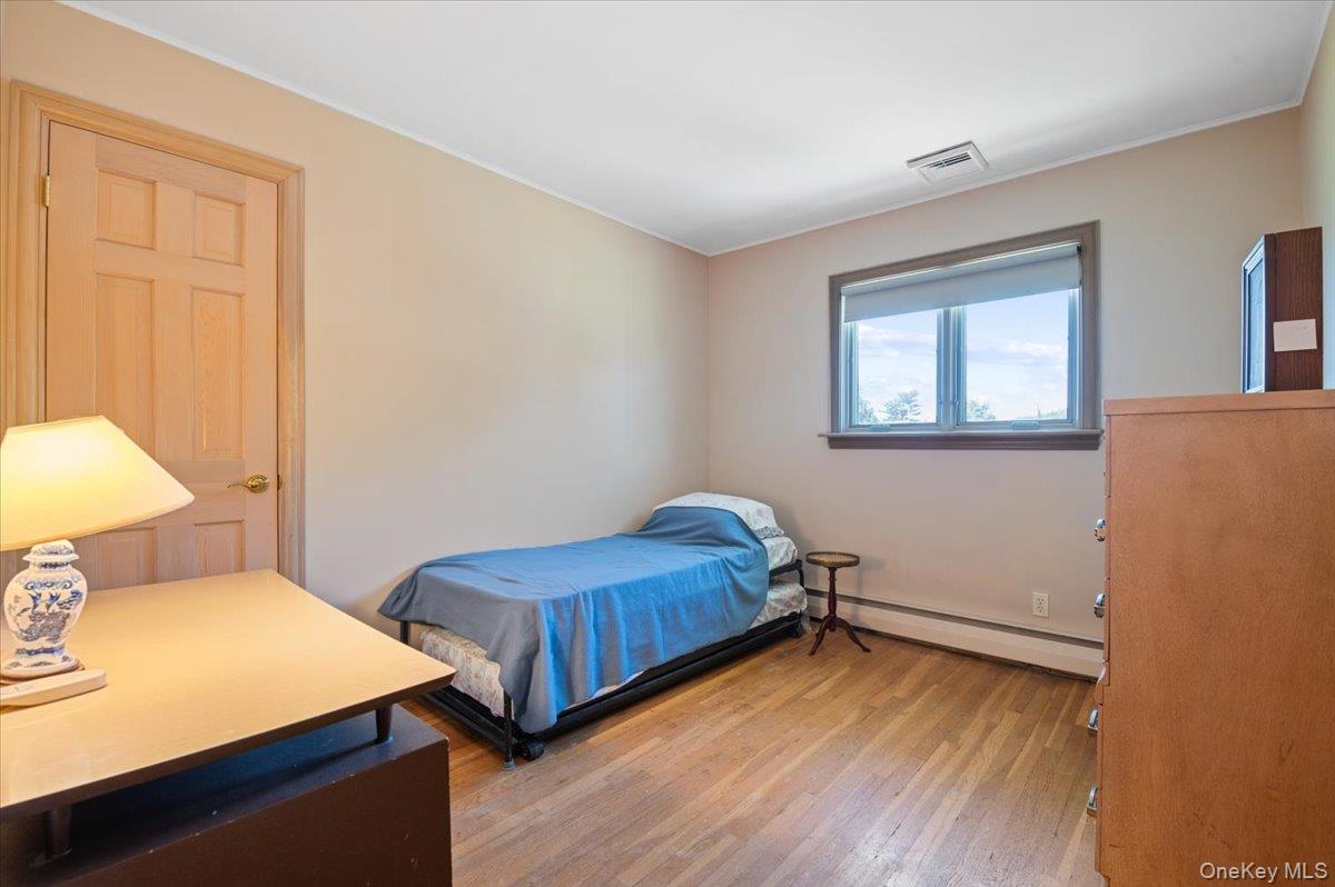 331 Woodbridge Lane, Jericho, NY 11753