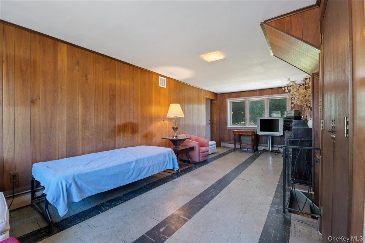 331 Woodbridge Lane, Jericho, NY 11753