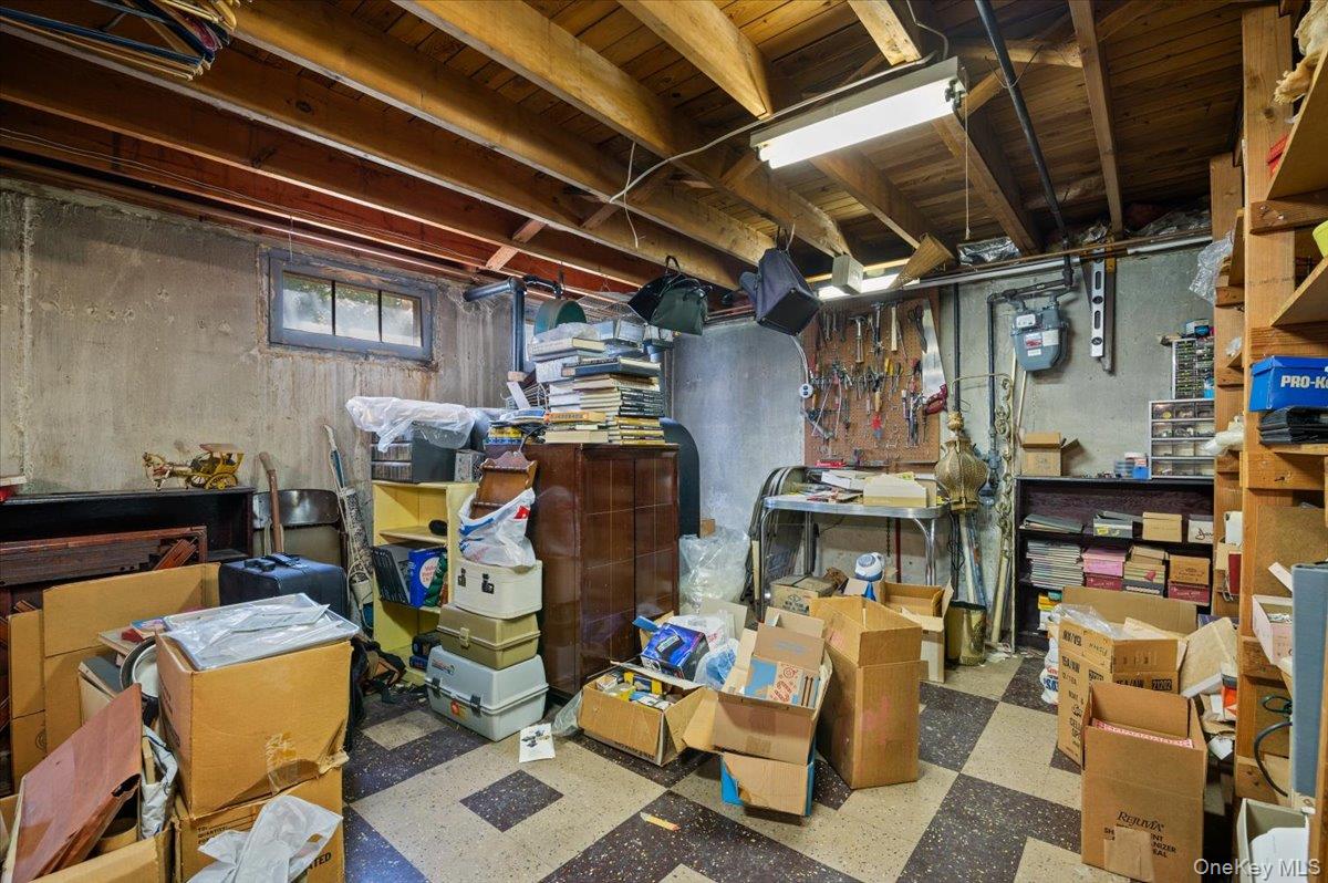 331 Woodbridge Lane, Jericho, NY 11753