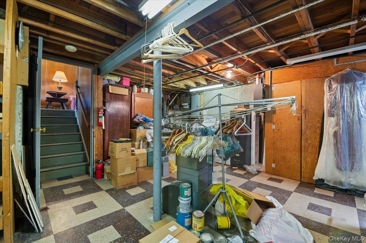 331 Woodbridge Lane, Jericho, NY 11753