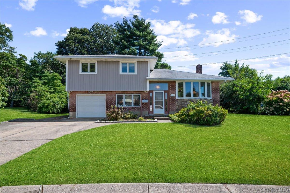 331 Woodbridge Lane, Jericho, NY 11753