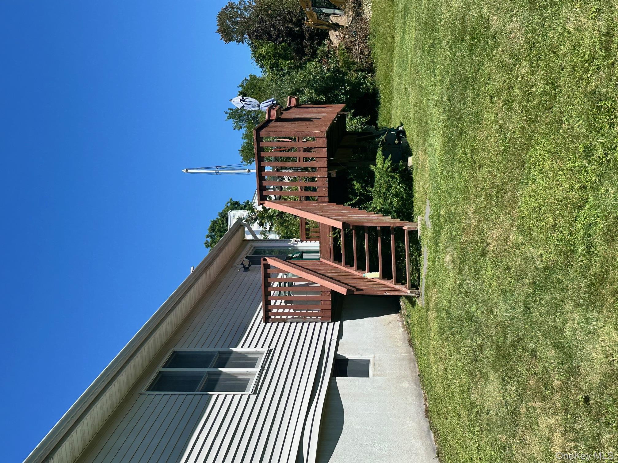 27 Clinton Drive, Washingtonville, NY 10992