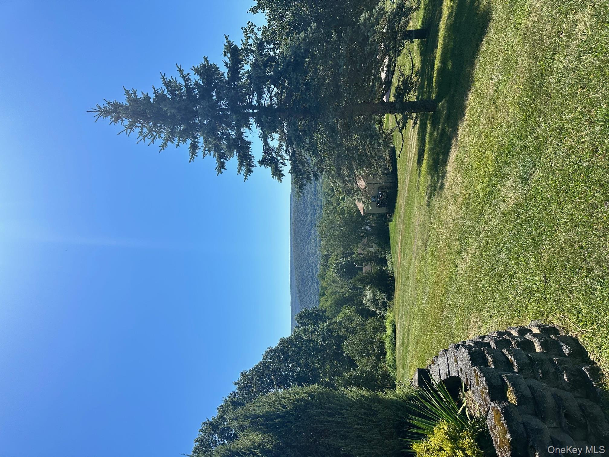 27 Clinton Drive, Washingtonville, NY 10992