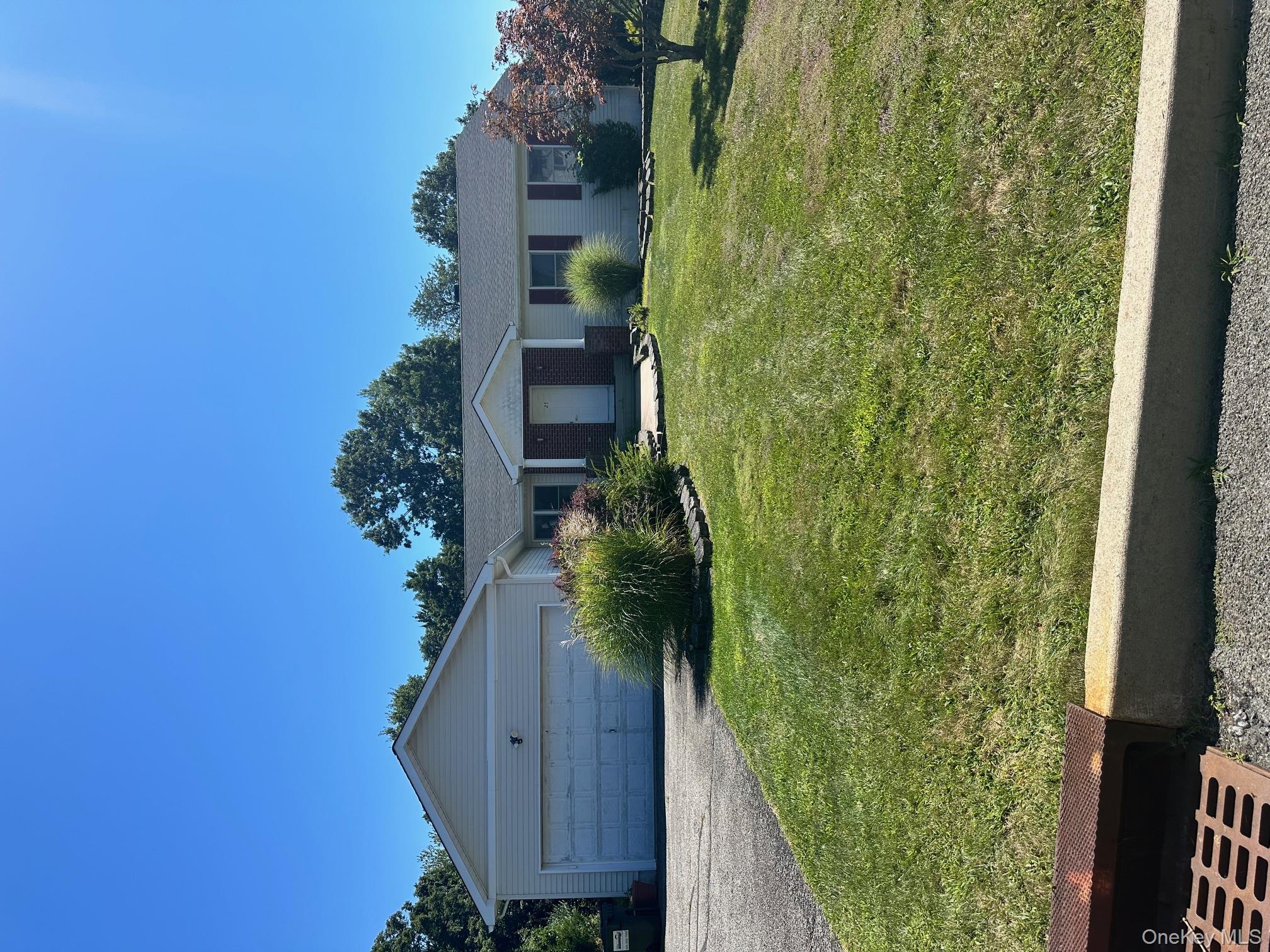 27 Clinton Drive, Washingtonville, NY 10992