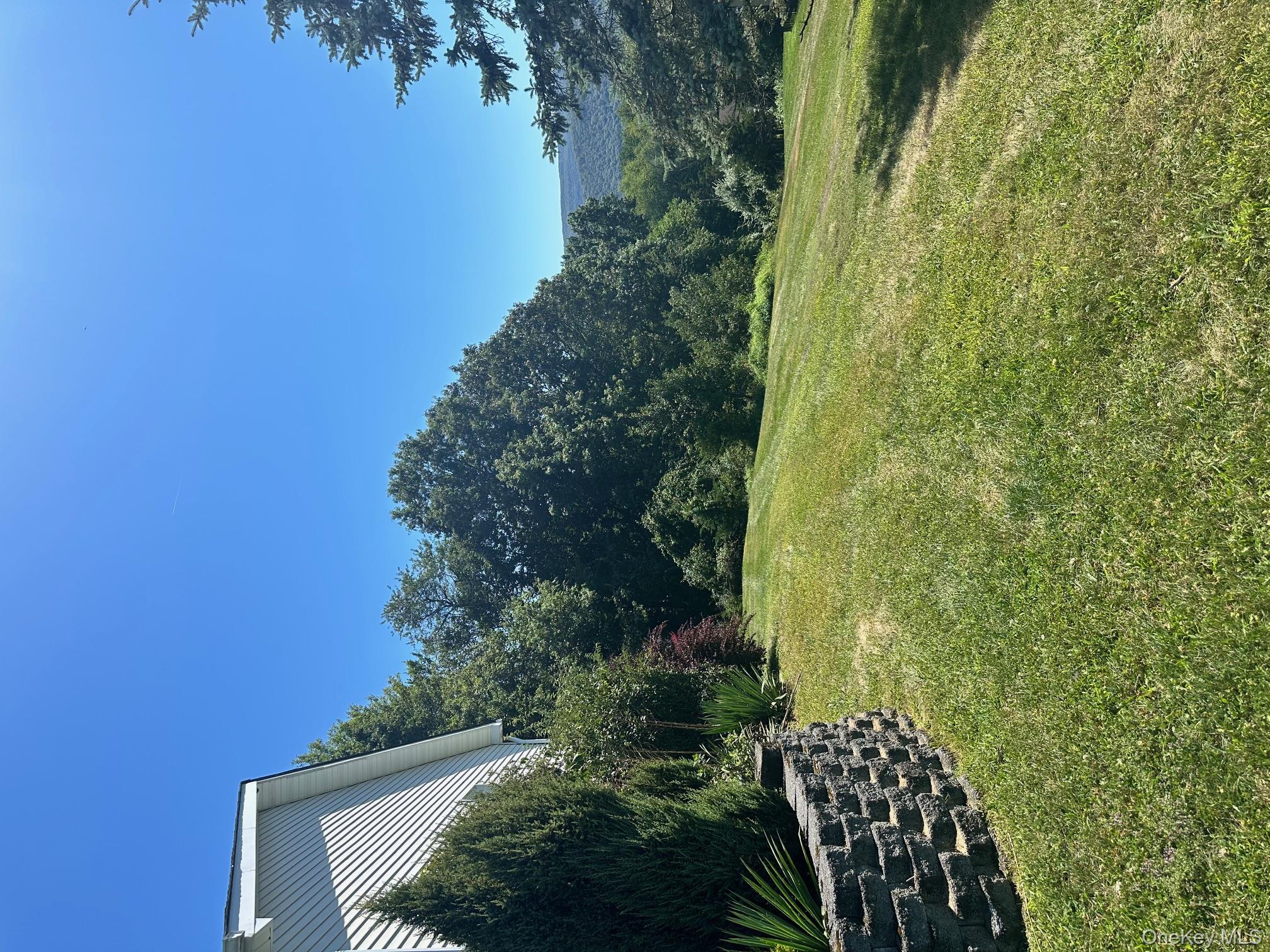 27 Clinton Drive, Washingtonville, NY 10992