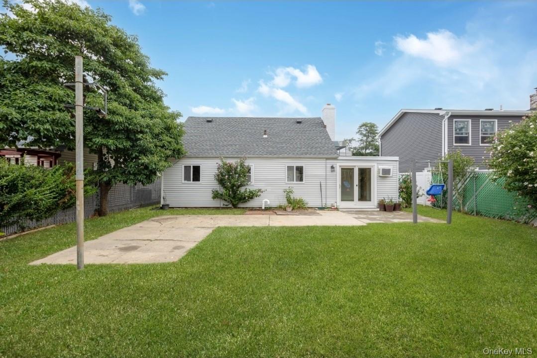 205 S 12th Street, Lindenhurst, NY 11757