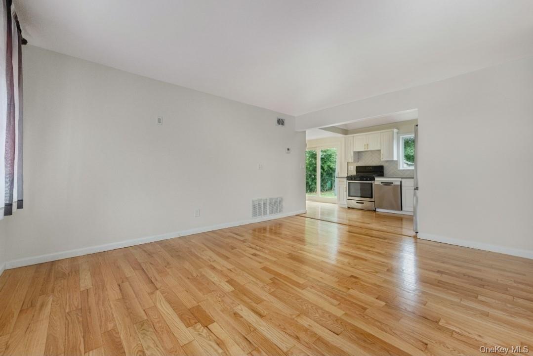 205 S 12th Street, Lindenhurst, NY 11757