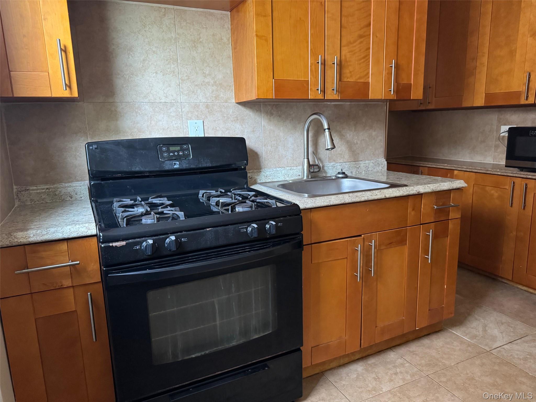 6360 102nd Street # A18, Rego Park, NY 11374