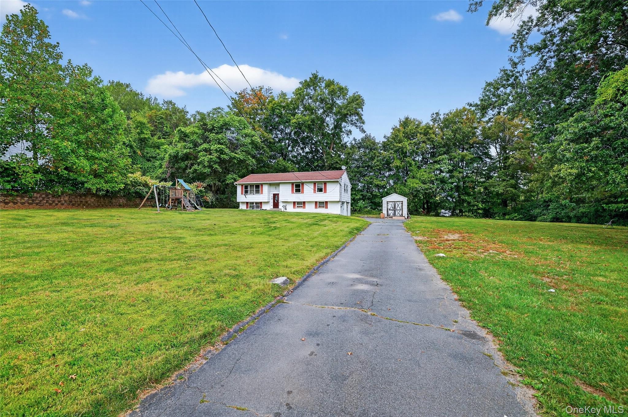 19 Birchwood Avenue, Nanuet, NY 10954