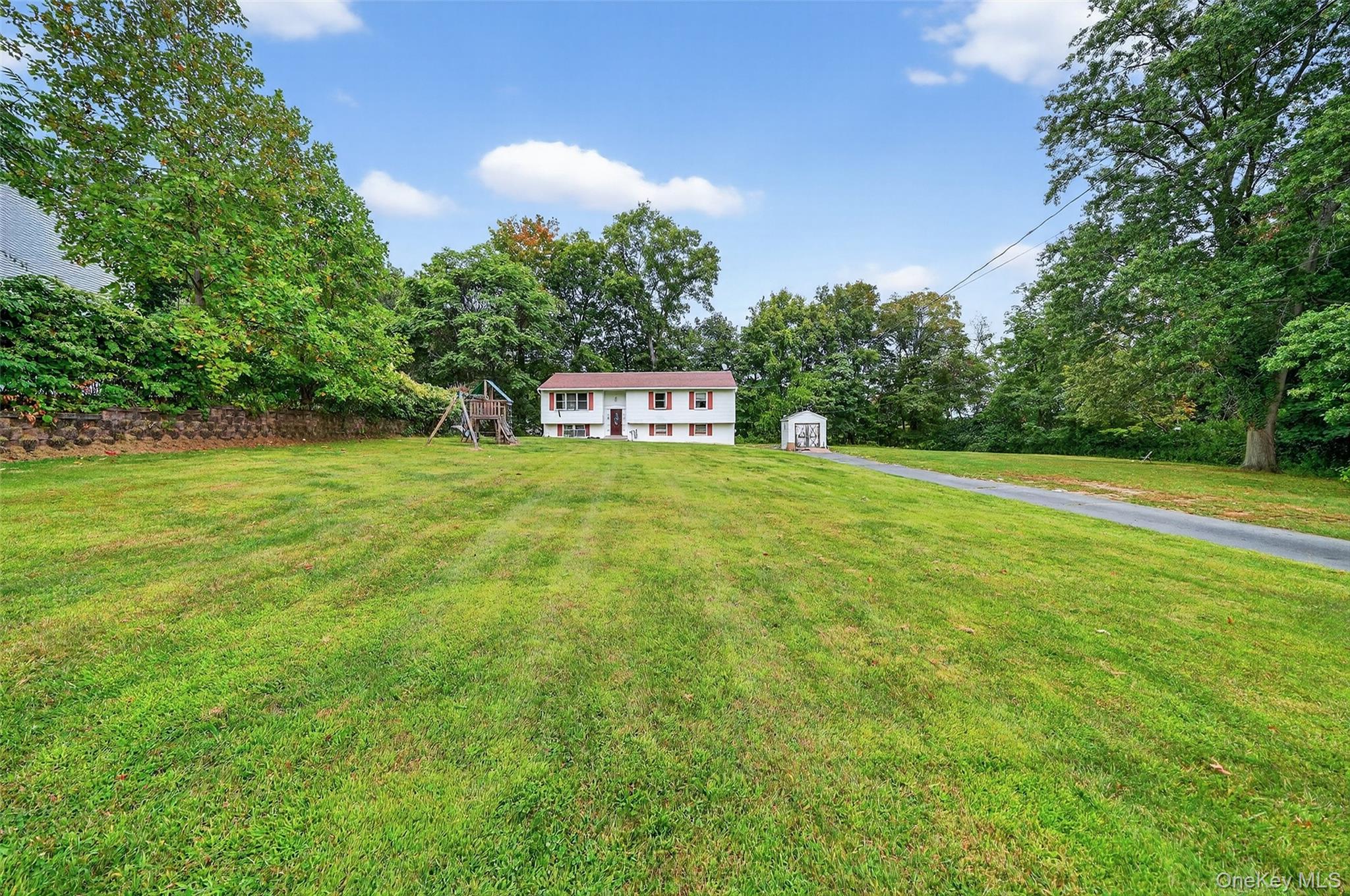 19 Birchwood Avenue, Nanuet, NY 10954