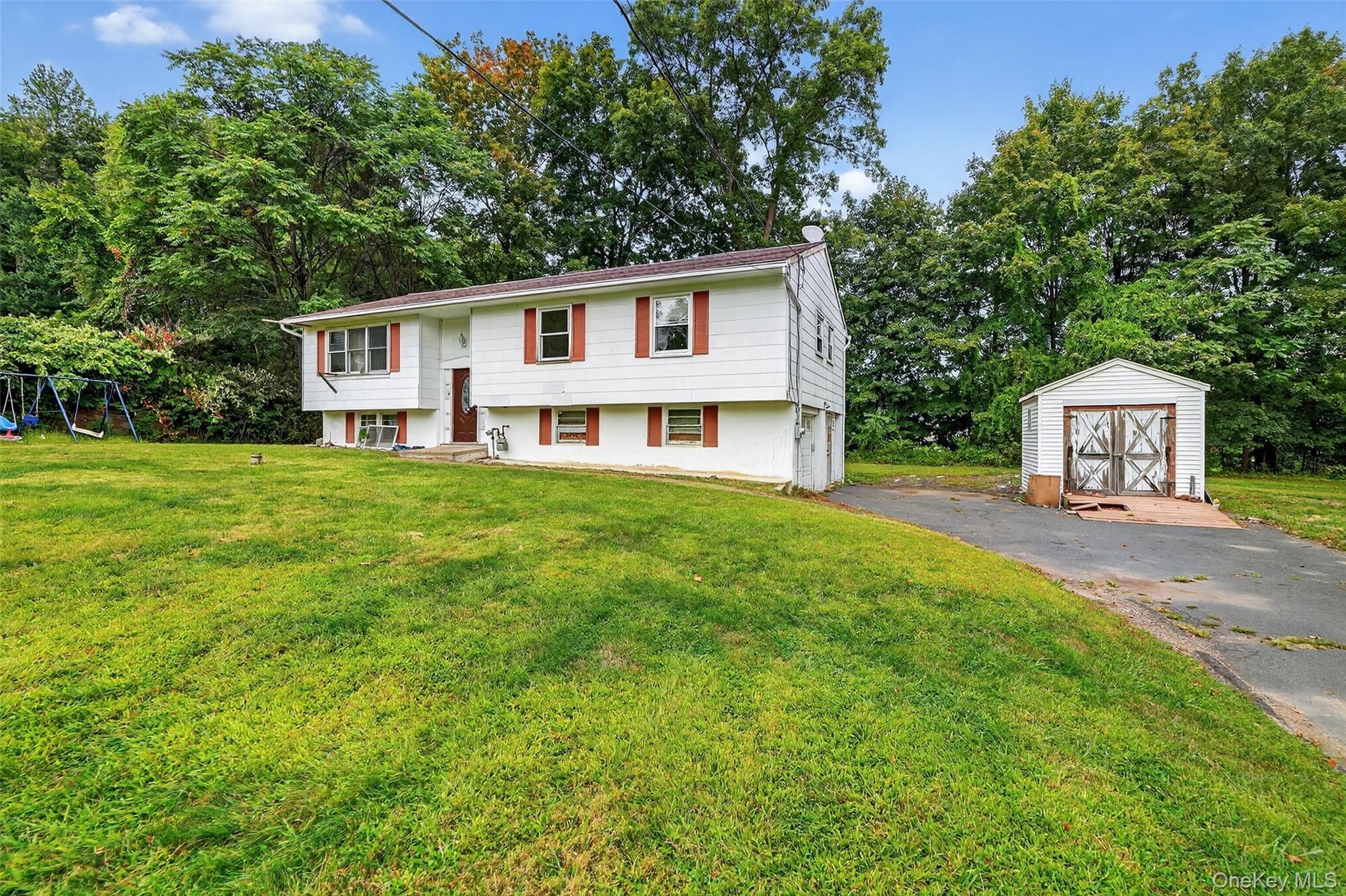 19 Birchwood Avenue, Nanuet, NY 10954