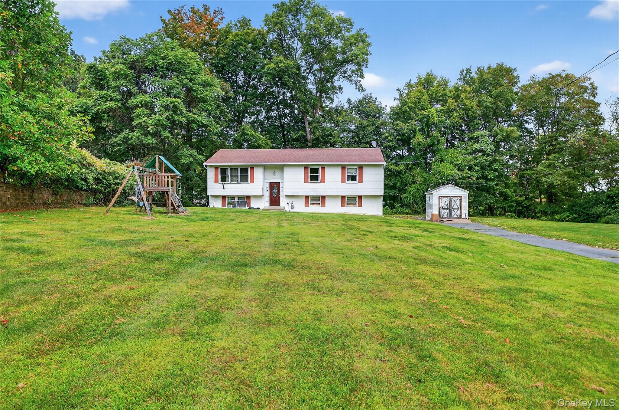 19 Birchwood Avenue, Nanuet, NY 10954