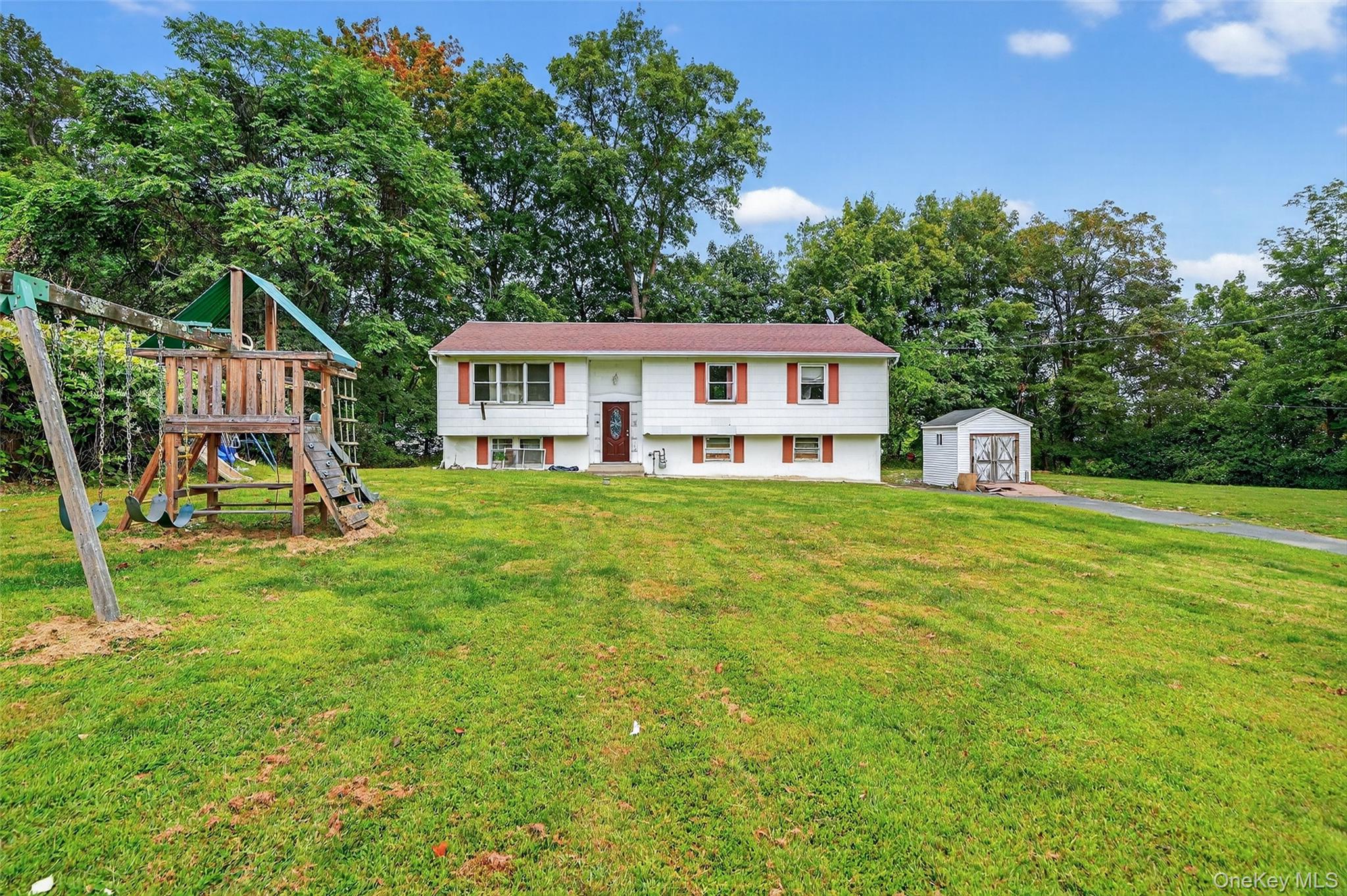 19 Birchwood Avenue, Nanuet, NY 10954