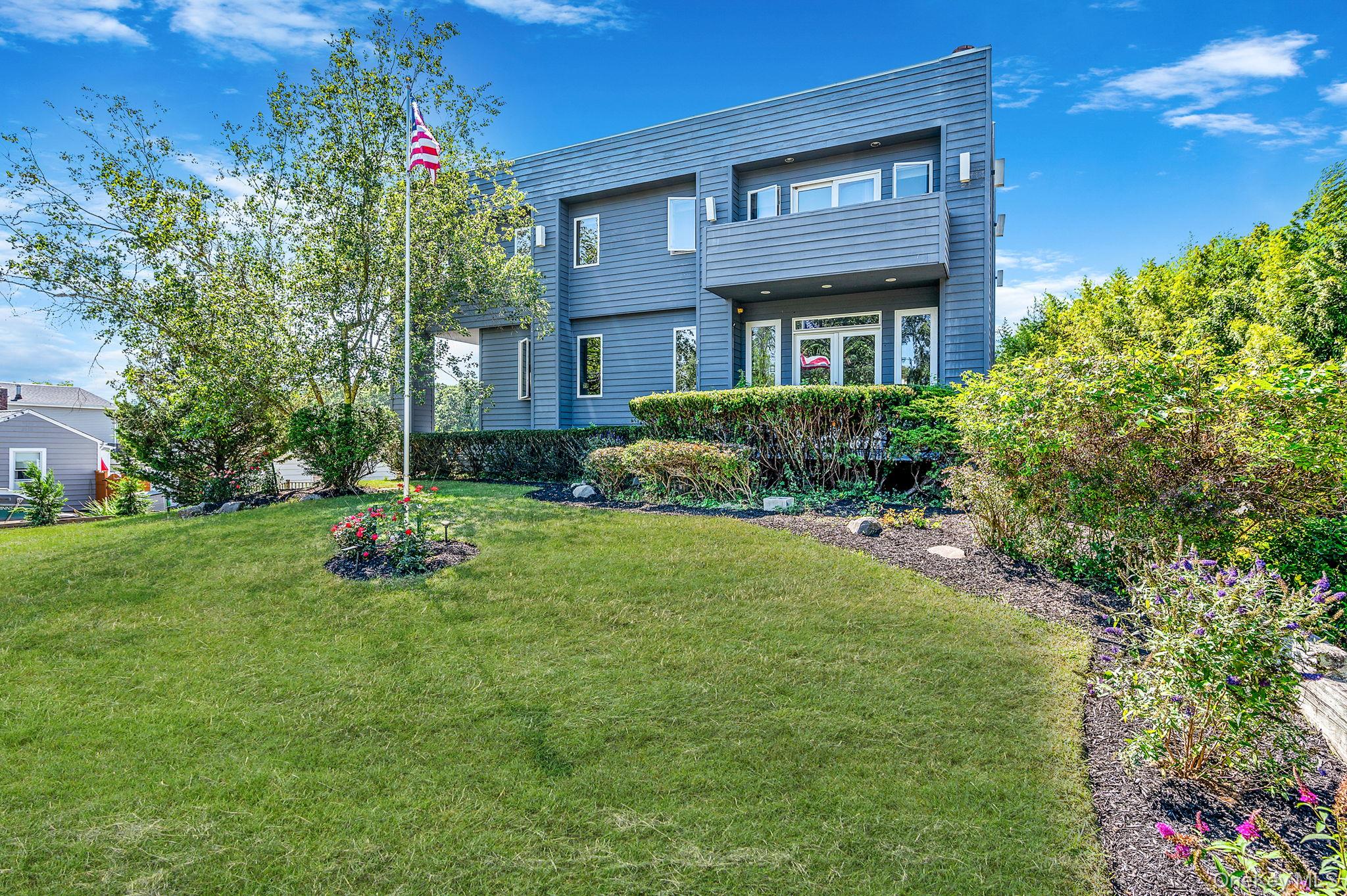 36 Roosevelt Boulevard, East Patchogue, NY 11772