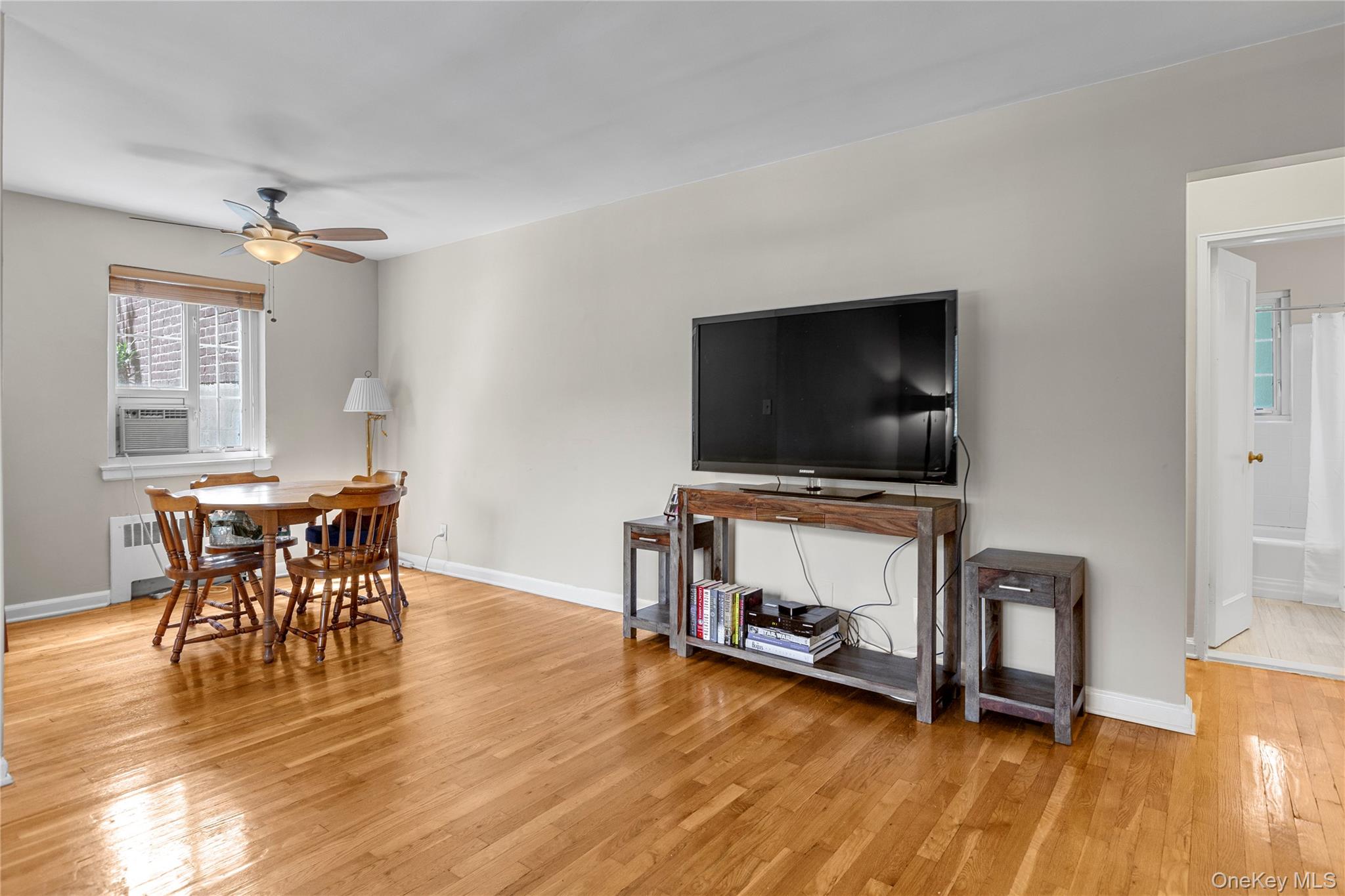 49 Nathan Hale Drive # 11A, Huntington, NY 11743